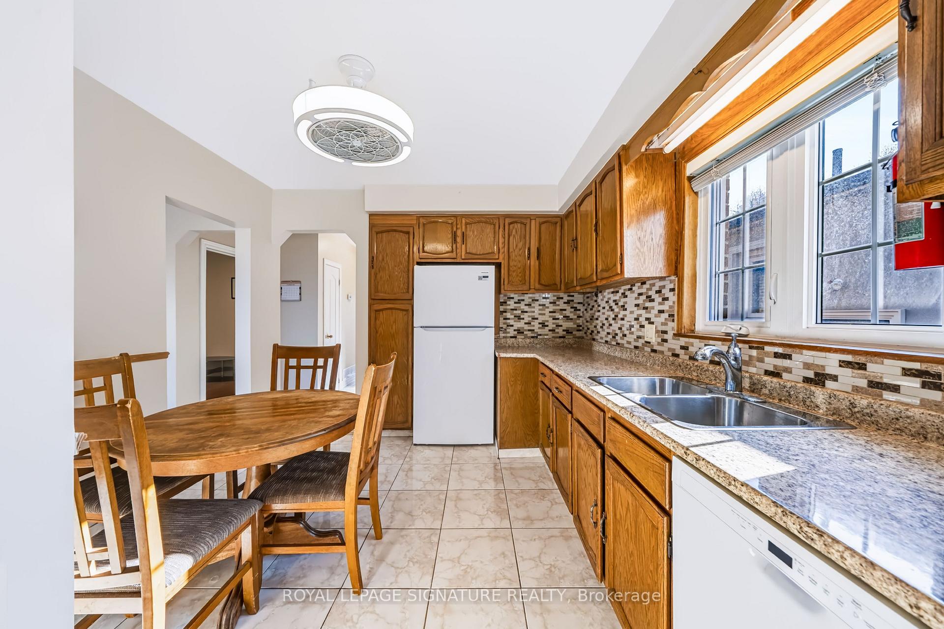Photo 15 of 1377 Birchmount Road, Scarborough, Dorset Park — HOMEH