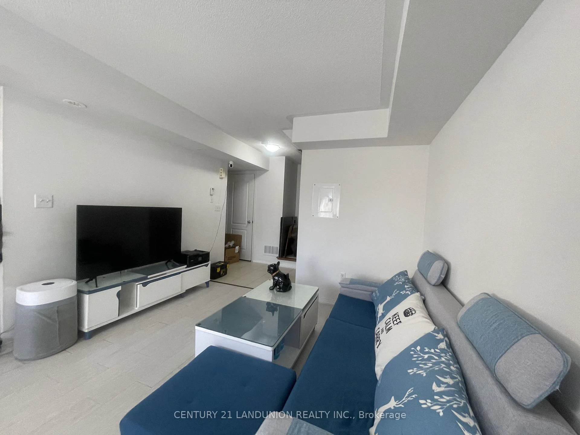Photo 4 of Unit 24, 2484 Post Road, Oakville, River Oaks — HOMEH