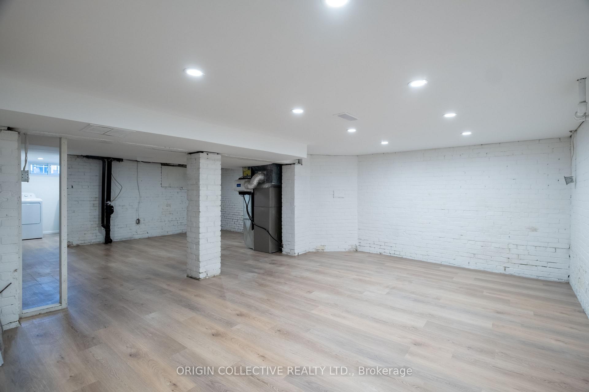 Photo 34 of 6 Oakdene Crescent, Toronto, Danforth — HOMEH