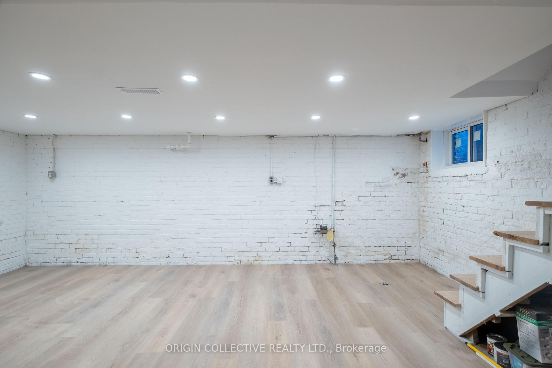 Photo 35 of 6 Oakdene Crescent, Toronto, Danforth — HOMEH