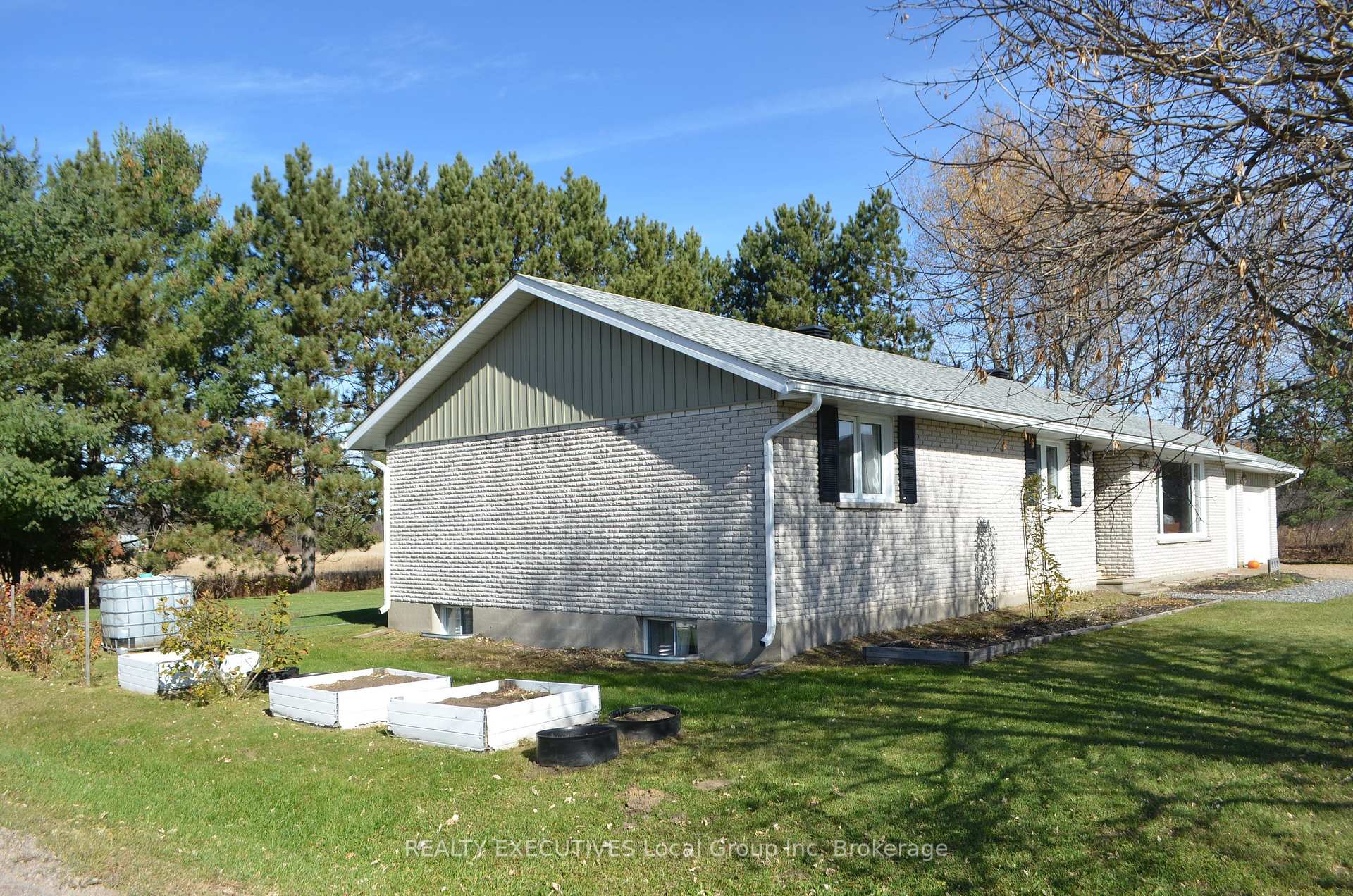 Photo 3 of 202 Young Street E, Powassan, Trout Creek — HOMEH
