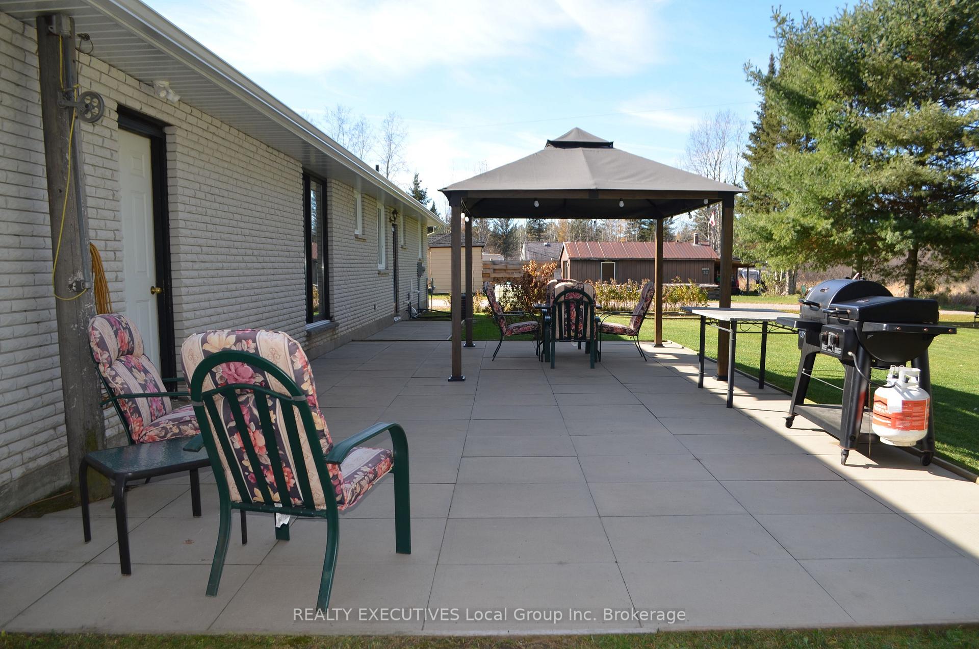 Photo 9 of 202 Young Street E, Powassan, Trout Creek — HOMEH
