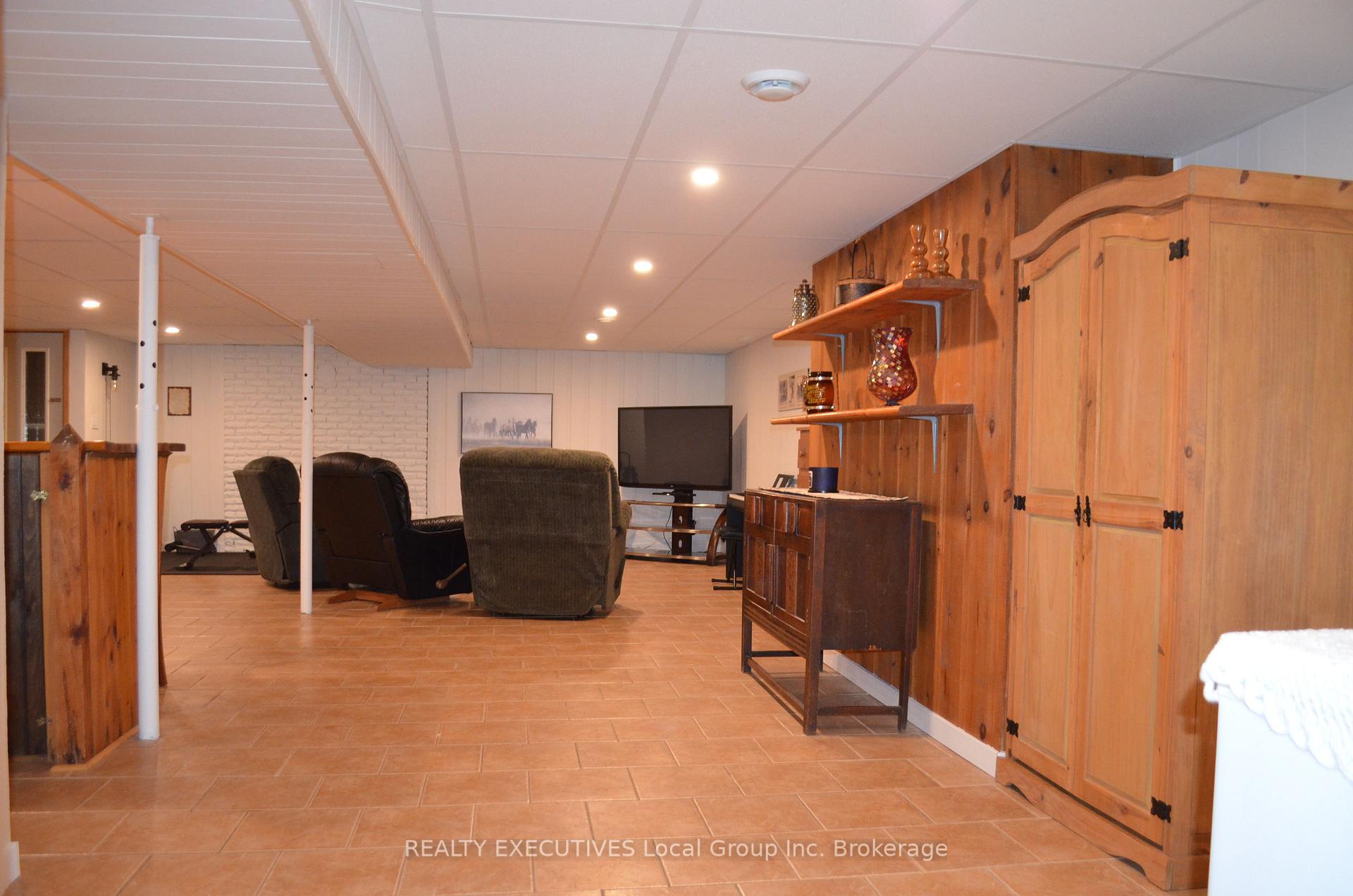 Photo 41 of 202 Young Street E, Powassan, Trout Creek — HOMEH