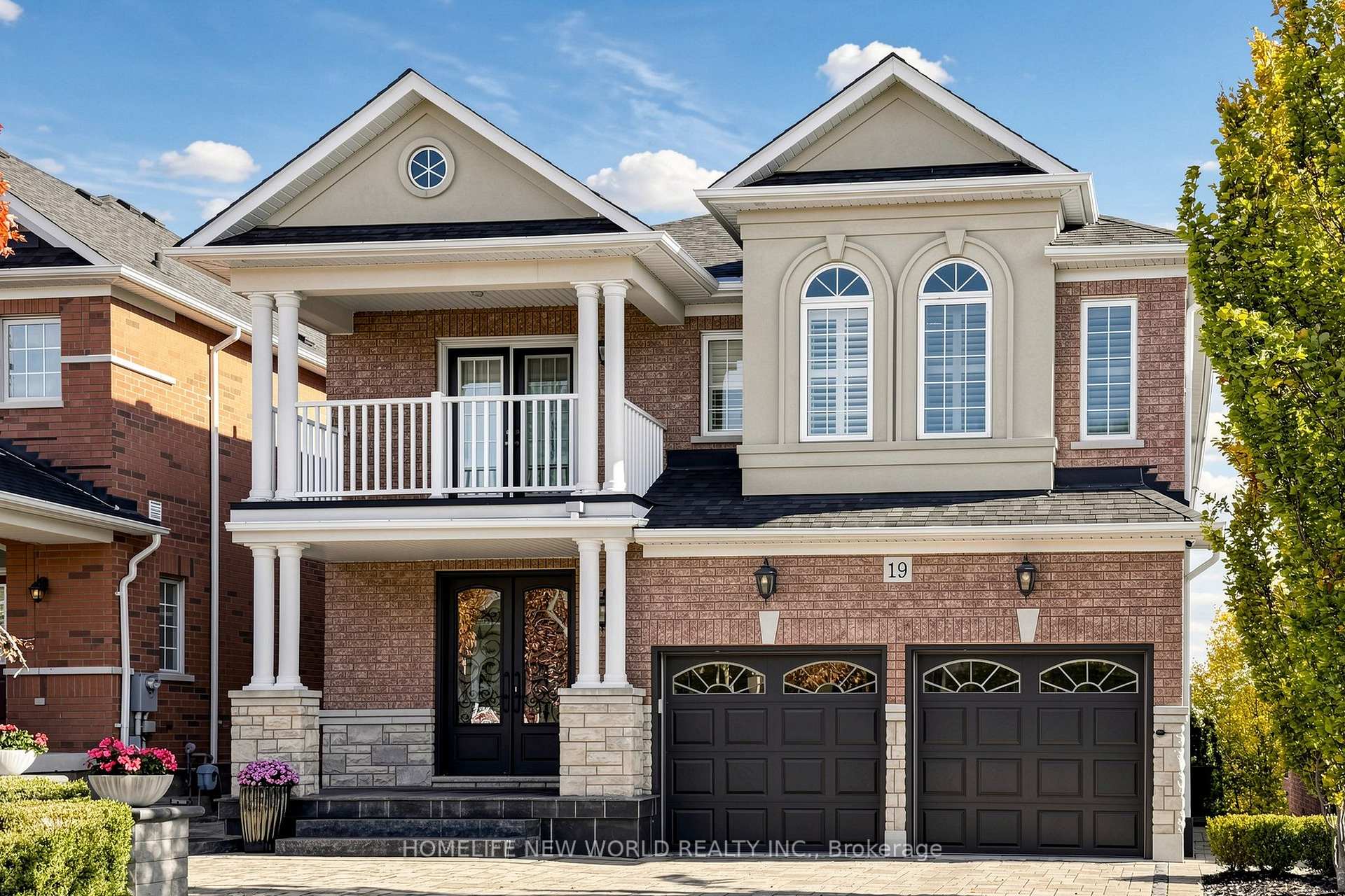 Photo 3 of 19 Featherwood Drive, Vaughan, Patterson — HOMEH