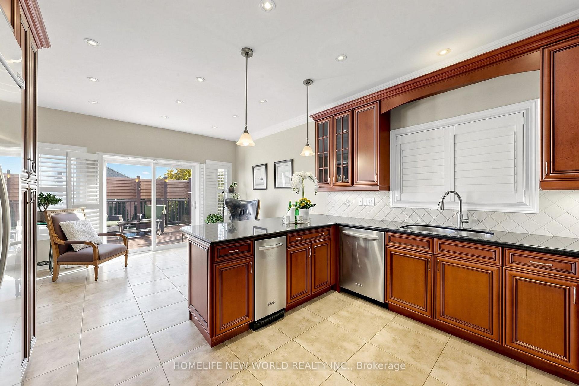 Photo 17 of 19 Featherwood Drive, Vaughan, Patterson — HOMEH
