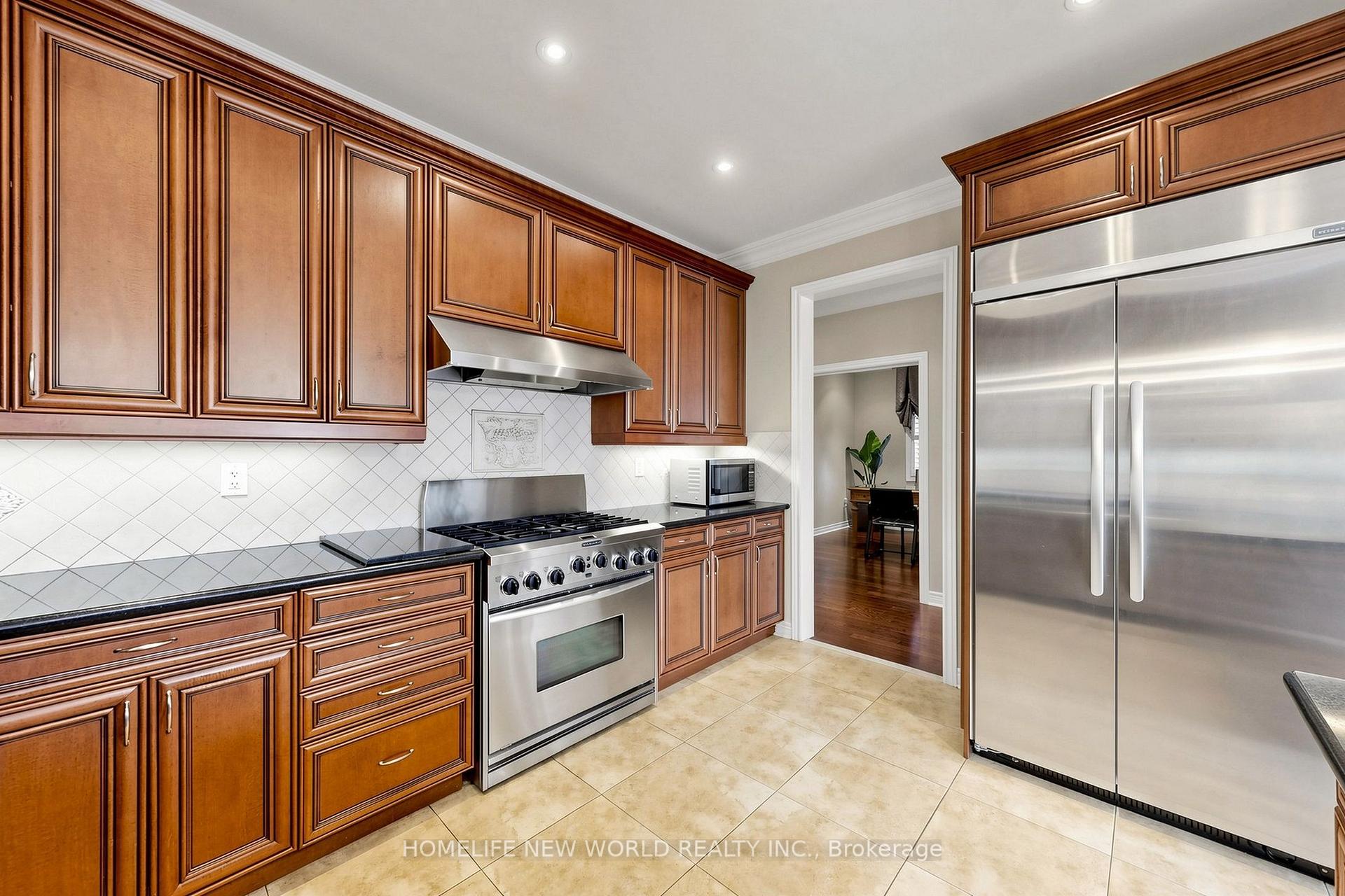 Photo 20 of 19 Featherwood Drive, Vaughan, Patterson — HOMEH