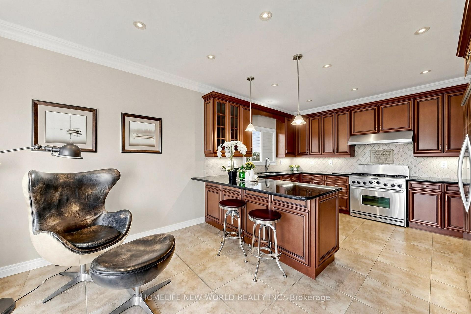 Photo 21 of 19 Featherwood Drive, Vaughan, Patterson — HOMEH