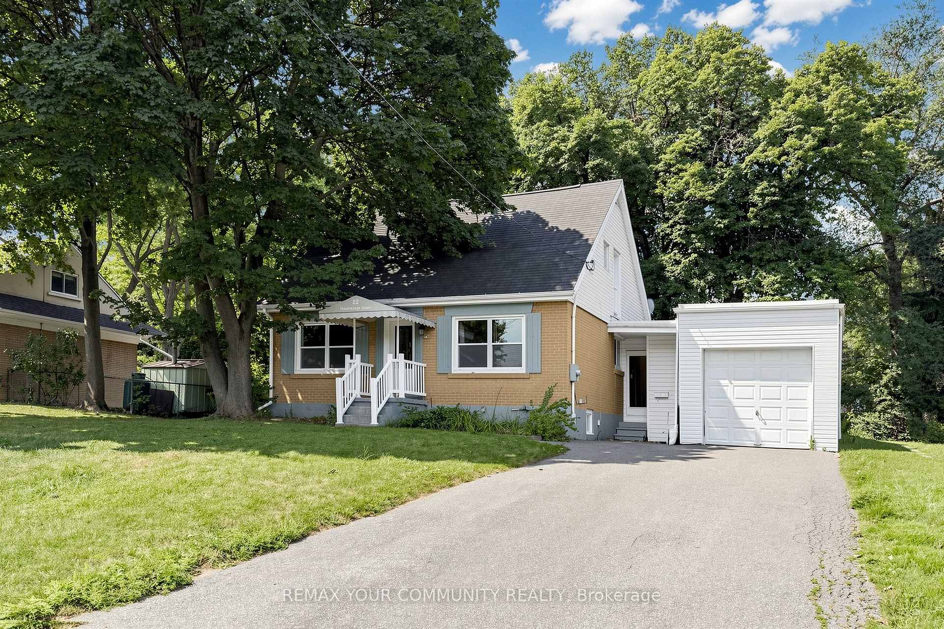 Photo 2 of 22 Havenridge Drive, Etobicoke, Kingsview Village-The Westway — HOMEH