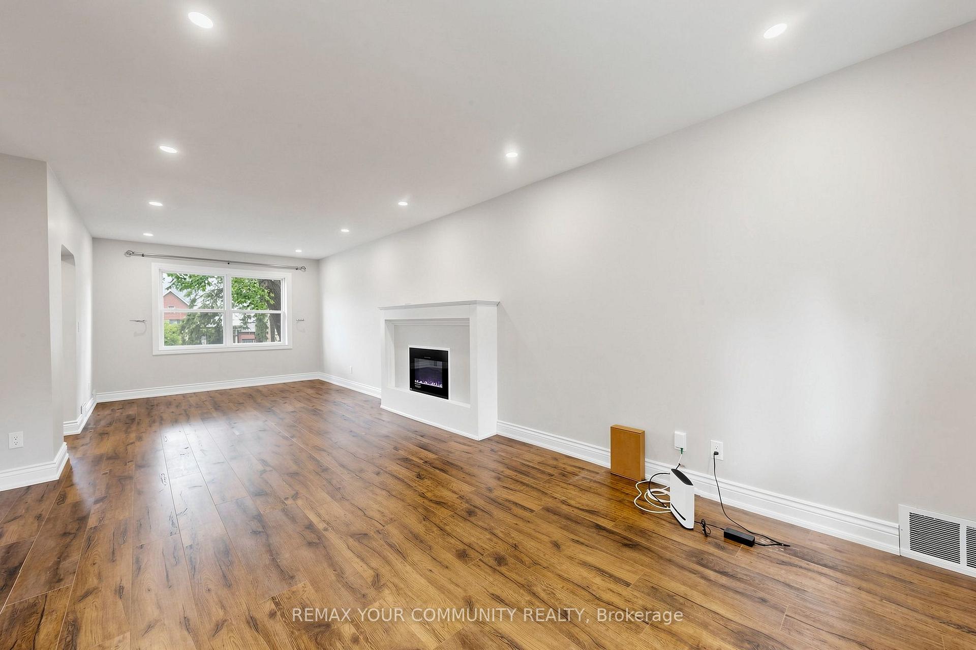 Photo 4 of 22 Havenridge Drive, Etobicoke, Kingsview Village-The Westway — HOMEH