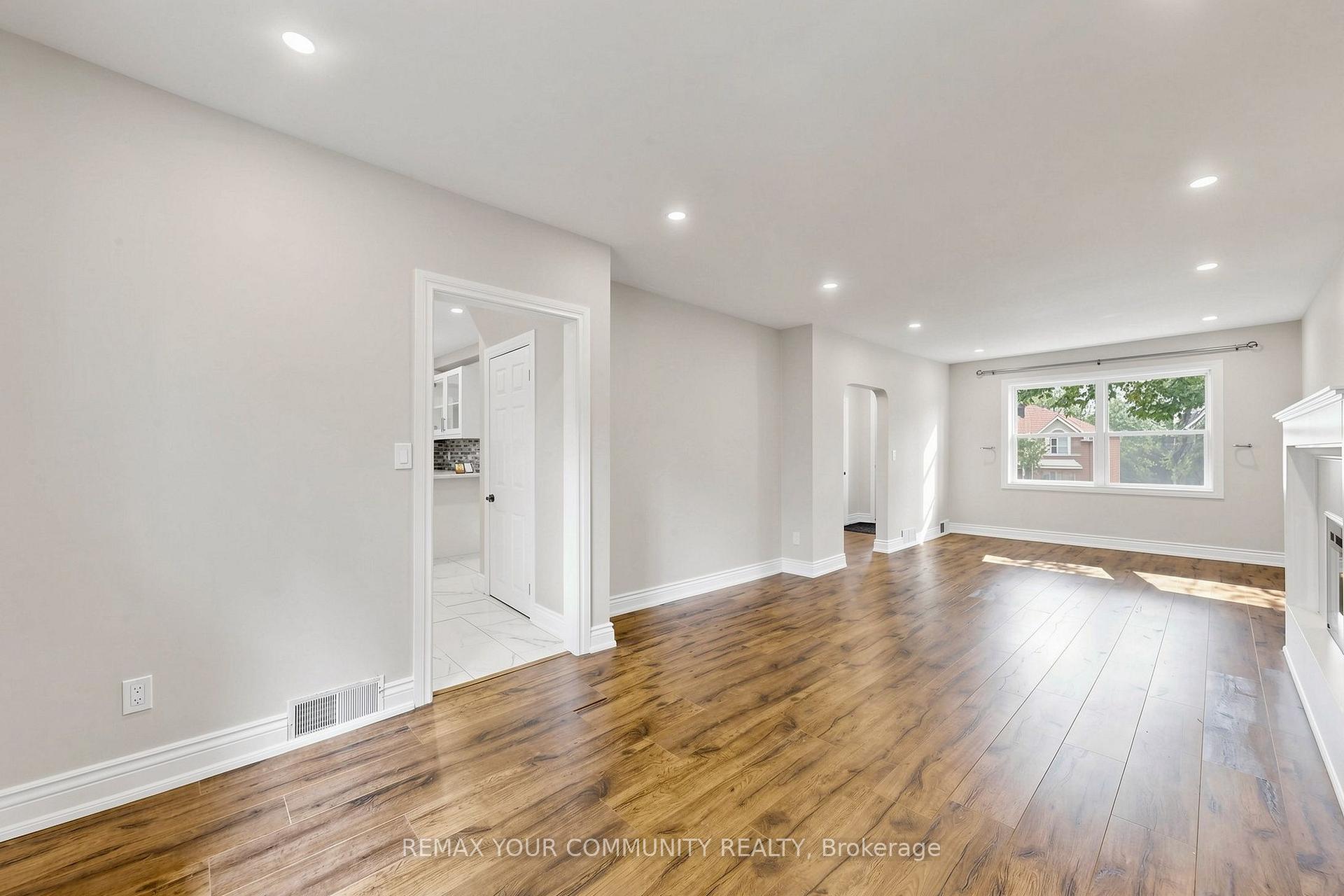 Photo 5 of 22 Havenridge Drive, Etobicoke, Kingsview Village-The Westway — HOMEH