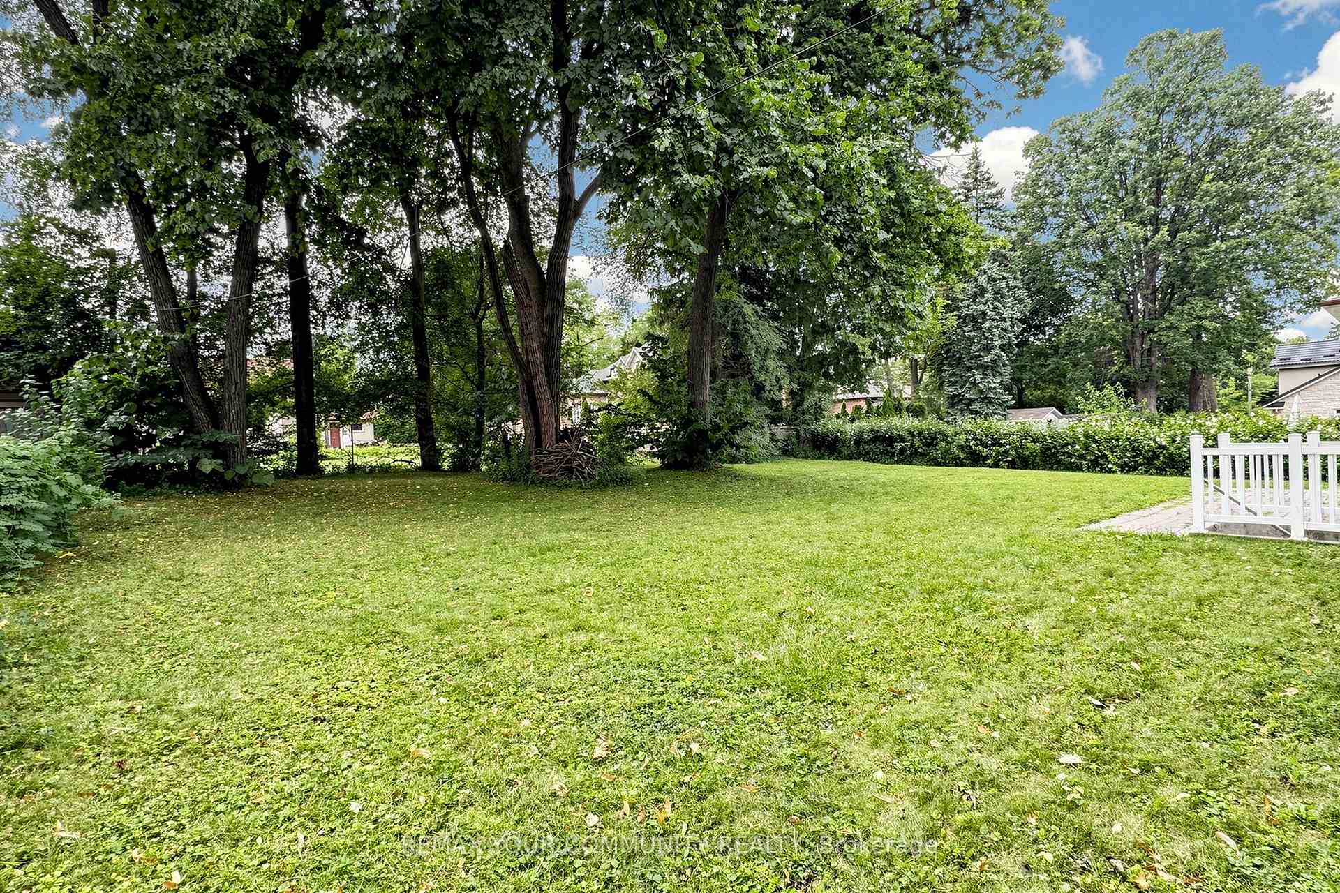 Photo 33 of 22 Havenridge Drive, Etobicoke, Kingsview Village-The Westway — HOMEH