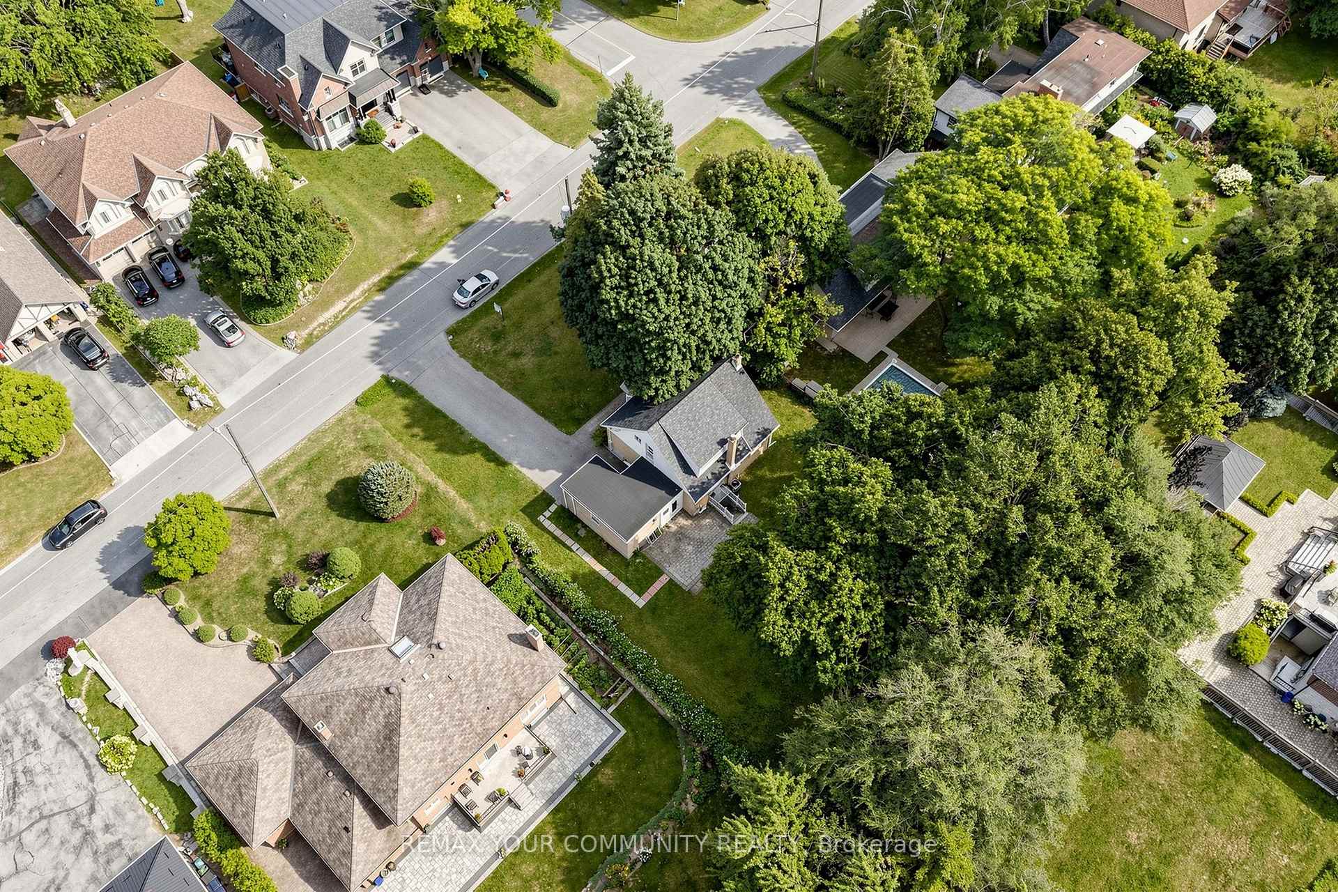 Photo 37 of 22 Havenridge Drive, Etobicoke, Kingsview Village-The Westway — HOMEH