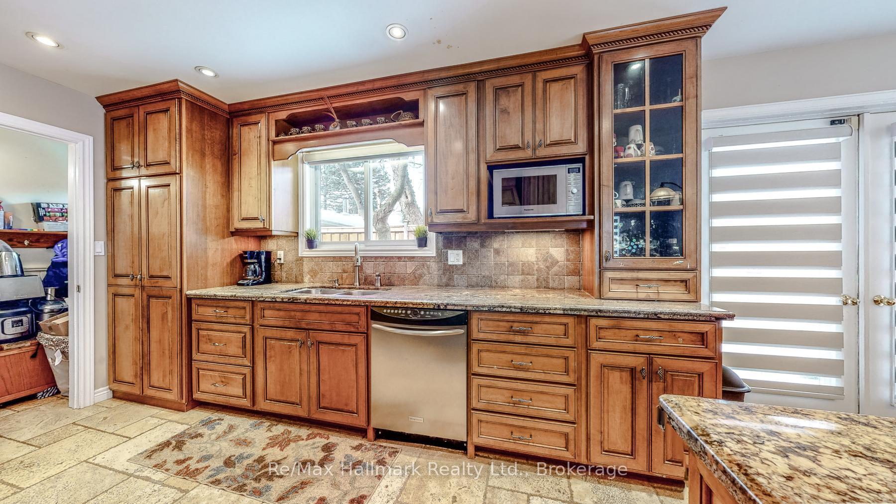 Photo 11 of 471 Anthony Drive, Oakville, Old Oakville — HOMEH