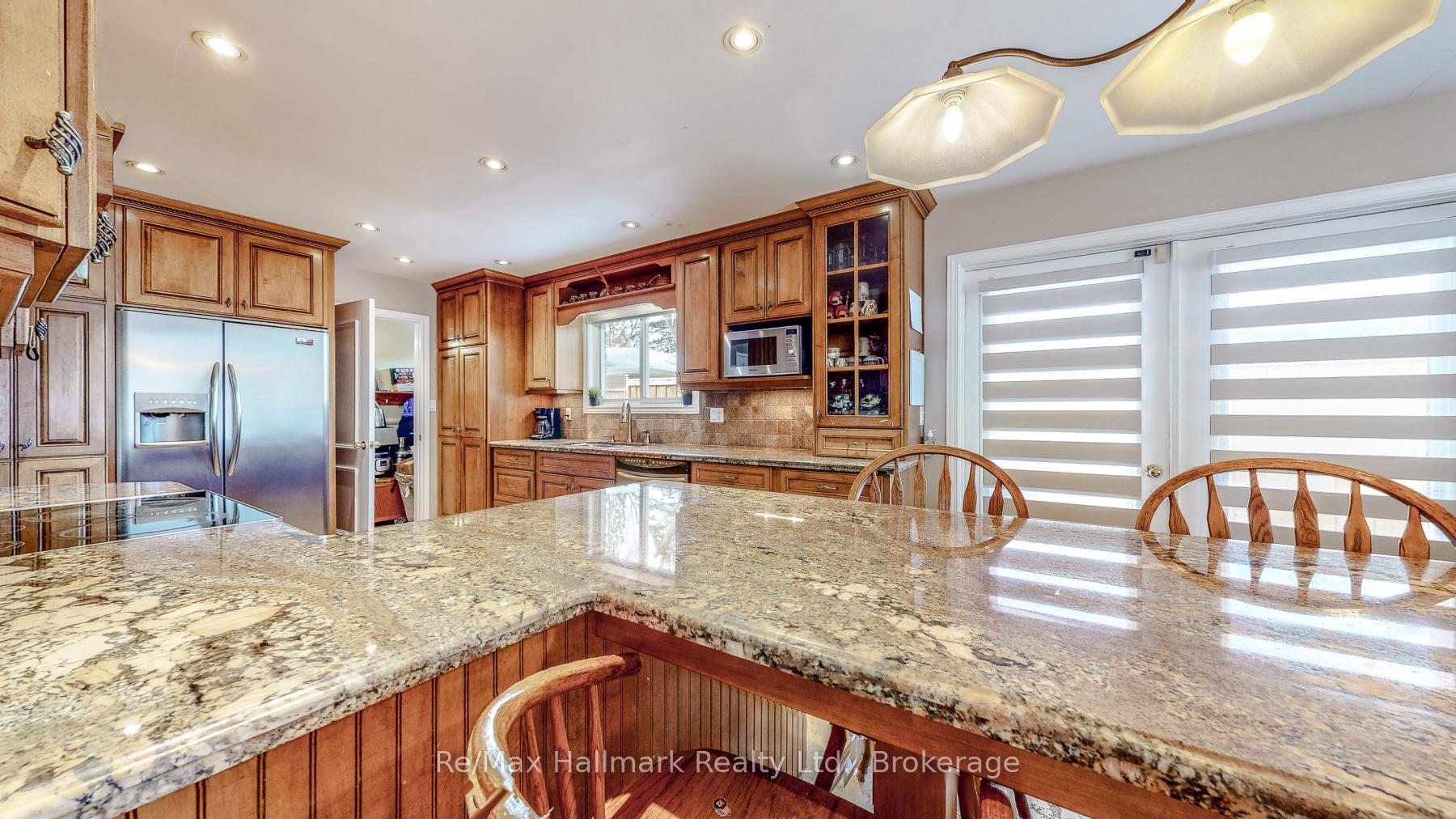 Photo 13 of 471 Anthony Drive, Oakville, Old Oakville — HOMEH
