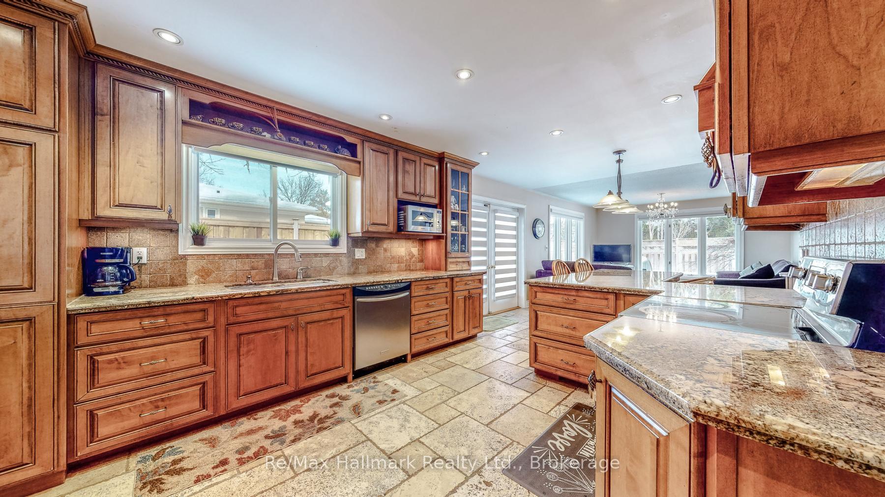 Photo 14 of 471 Anthony Drive, Oakville, Old Oakville — HOMEH