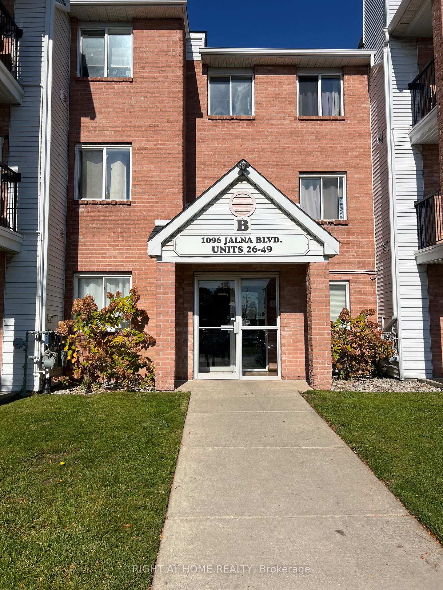 Photo 1 of Unit 38, 1096 Jalna Boulevard, London, South X — HOMEH