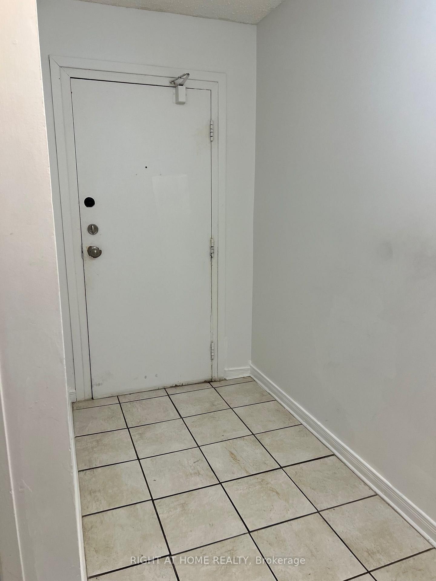 Photo 4 of Unit 38, 1096 Jalna Boulevard, London, South X — HOMEH