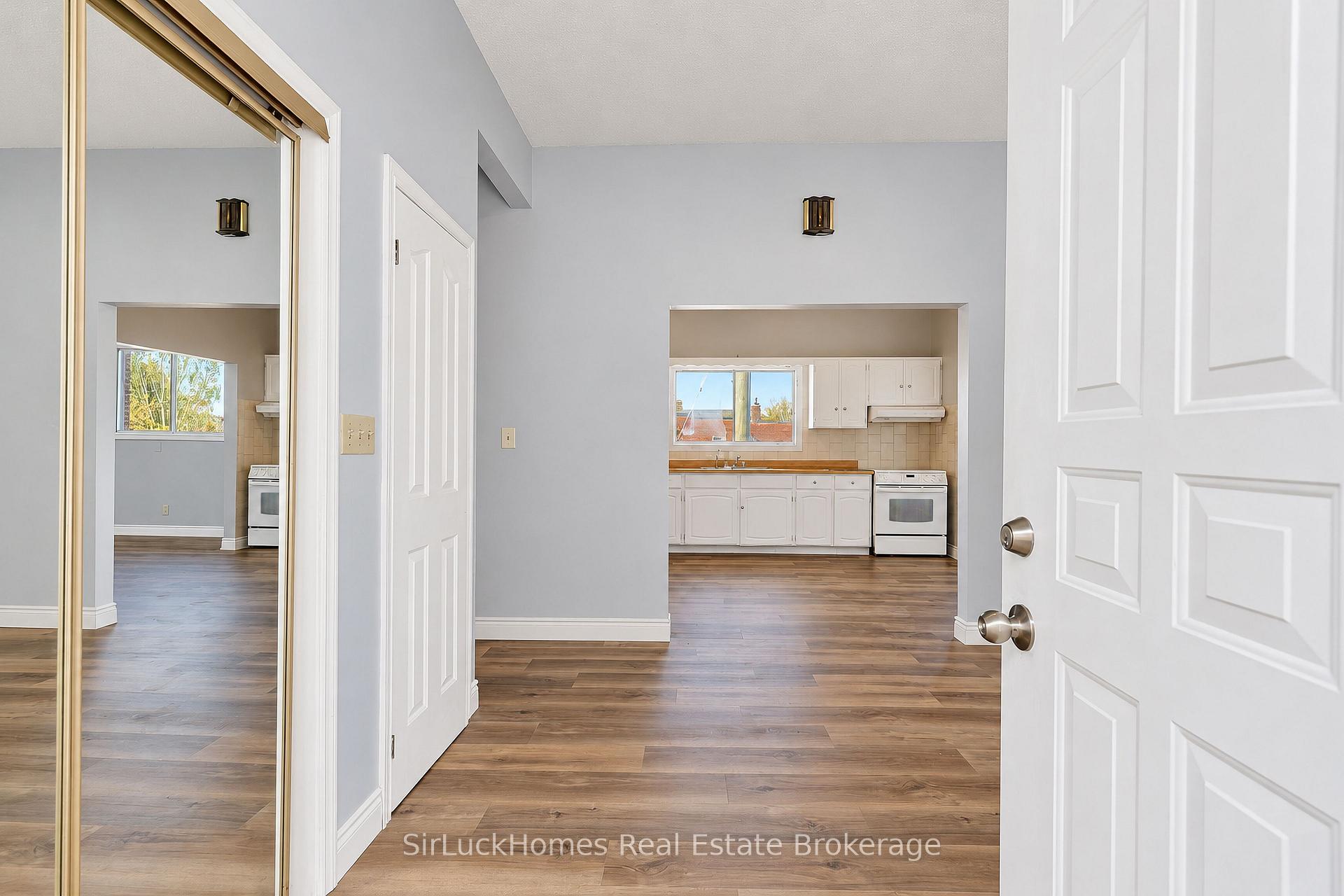 Photo 3 of Unit 2, 1241 Main Street E, Hamilton, Crown Point — HOMEH