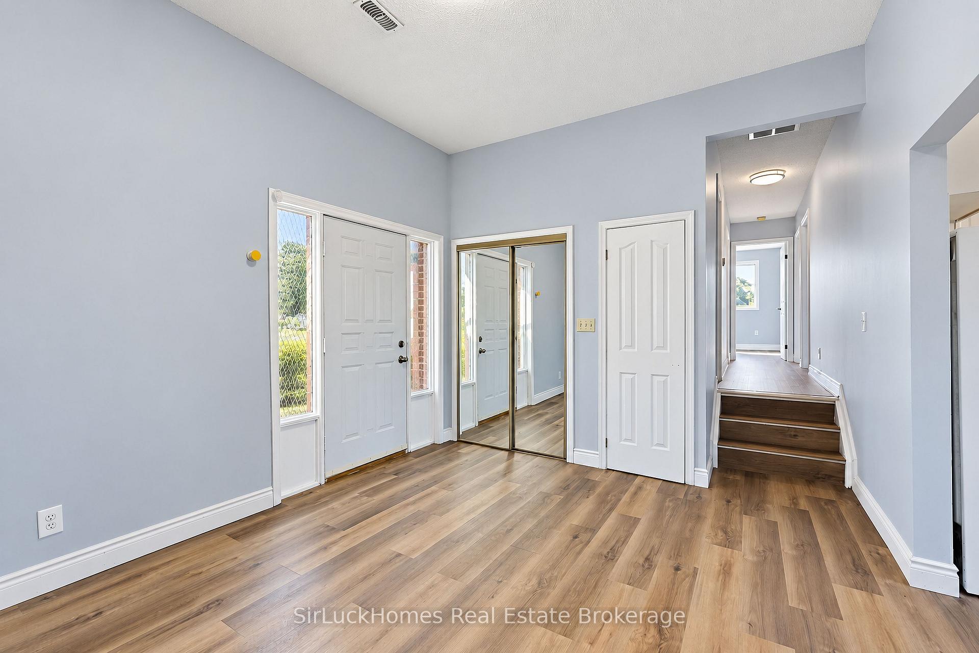 Photo 4 of Unit 2, 1241 Main Street E, Hamilton, Crown Point — HOMEH