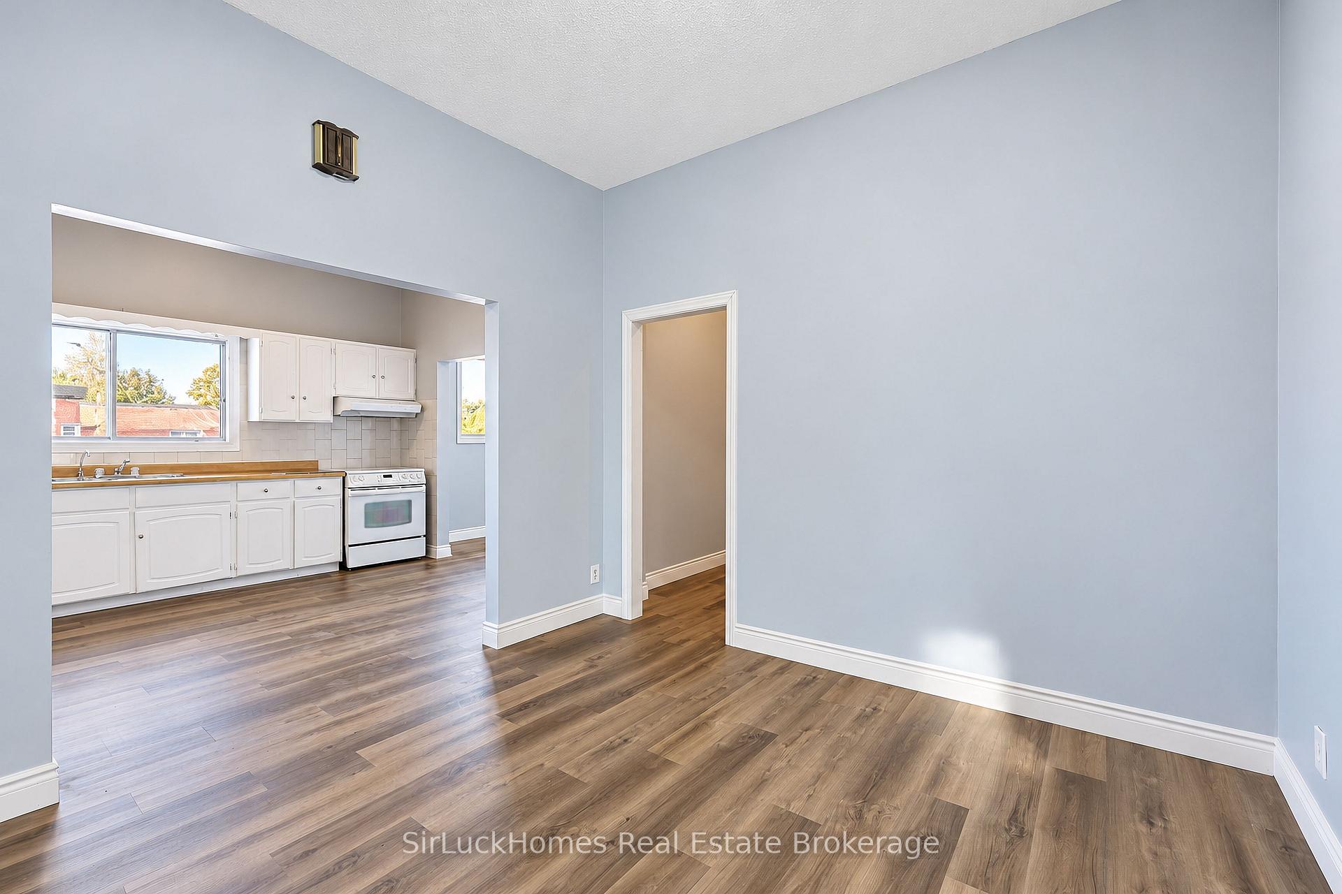 Photo 6 of Unit 2, 1241 Main Street E, Hamilton, Crown Point — HOMEH