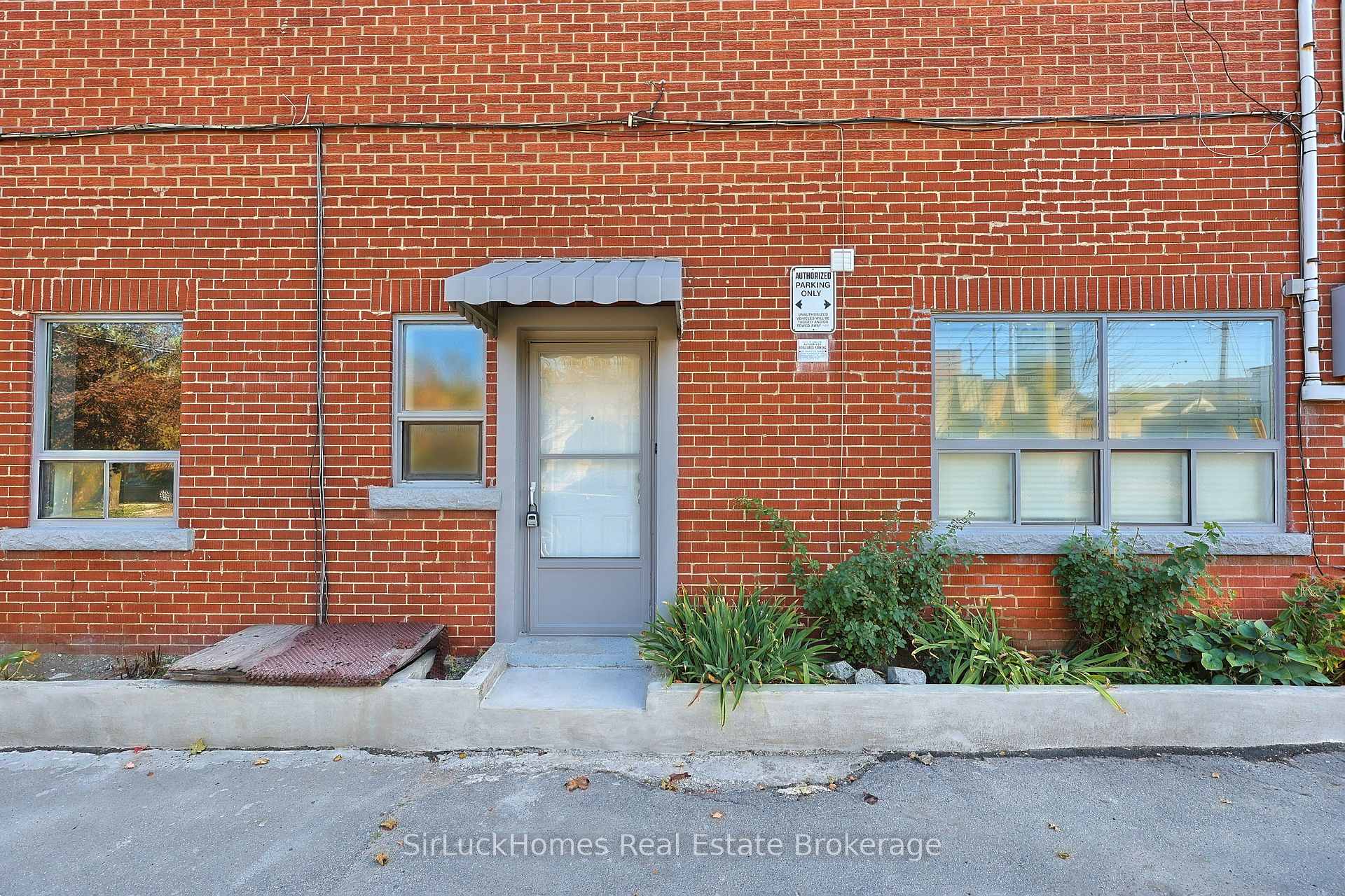Photo 26 of Unit 1, 1241 Main Street E, Hamilton, Crown Point — HOMEH