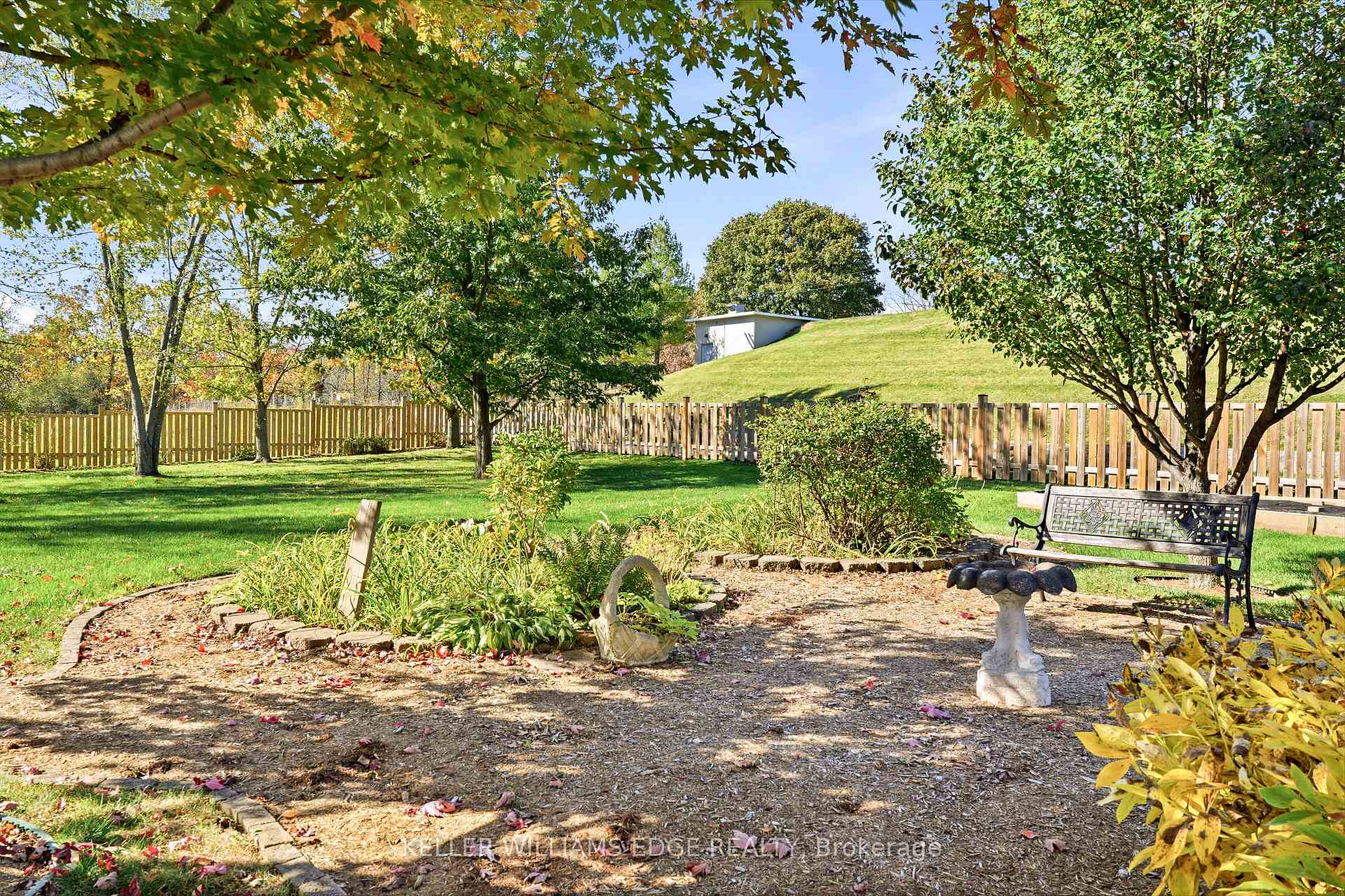 Photo 4 of 1360 Waterdown Road, Burlington, Grindstone — HOMEH
