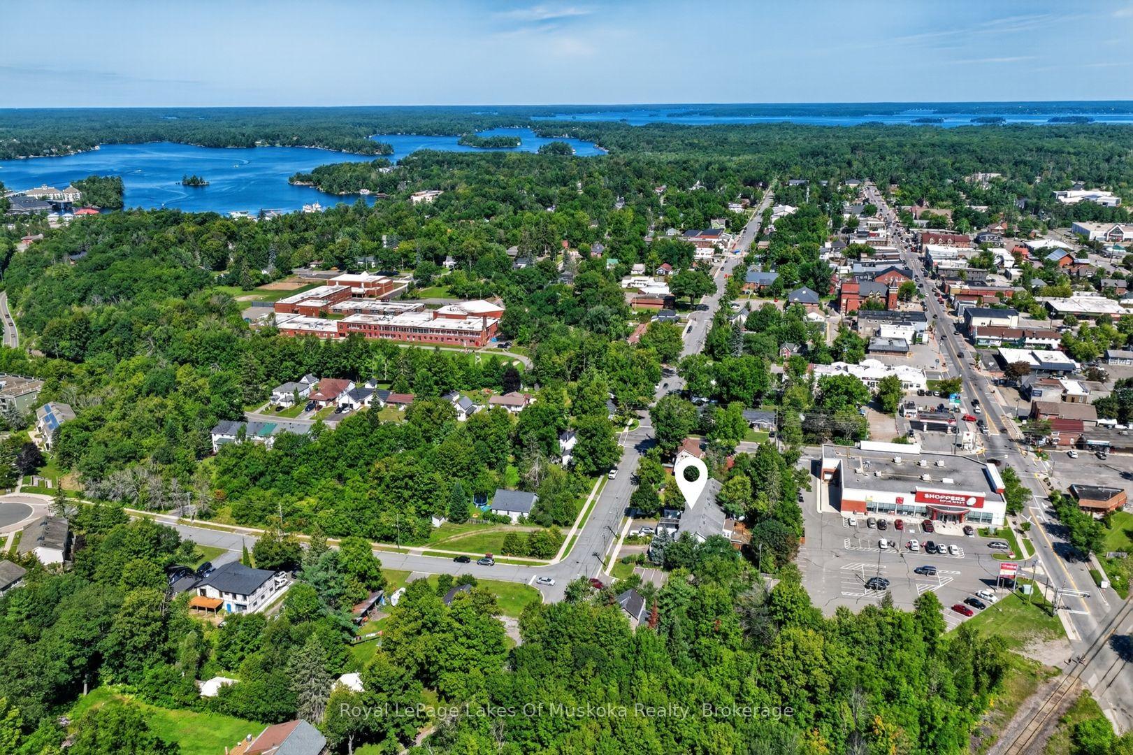 Photo 1 of 570 John Street S, Gravenhurst, Muskoka (S) — HOMEH