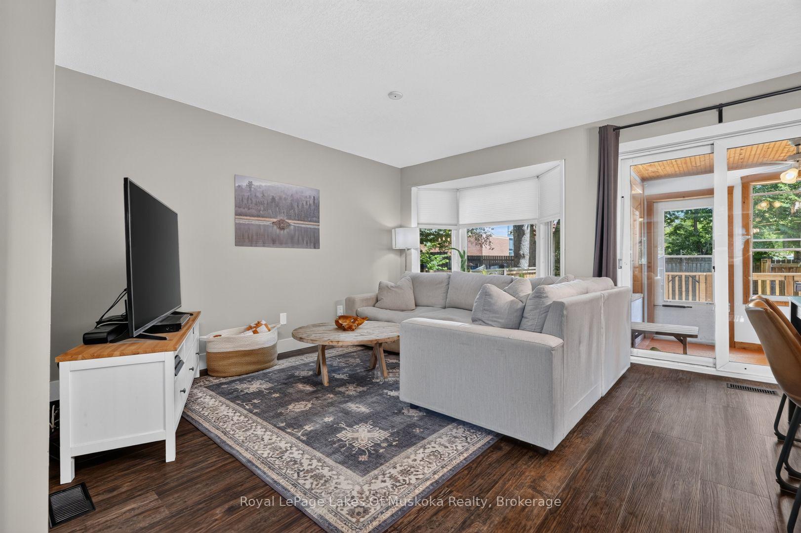 Photo 13 of 570 John Street S, Gravenhurst, Muskoka (S) — HOMEH
