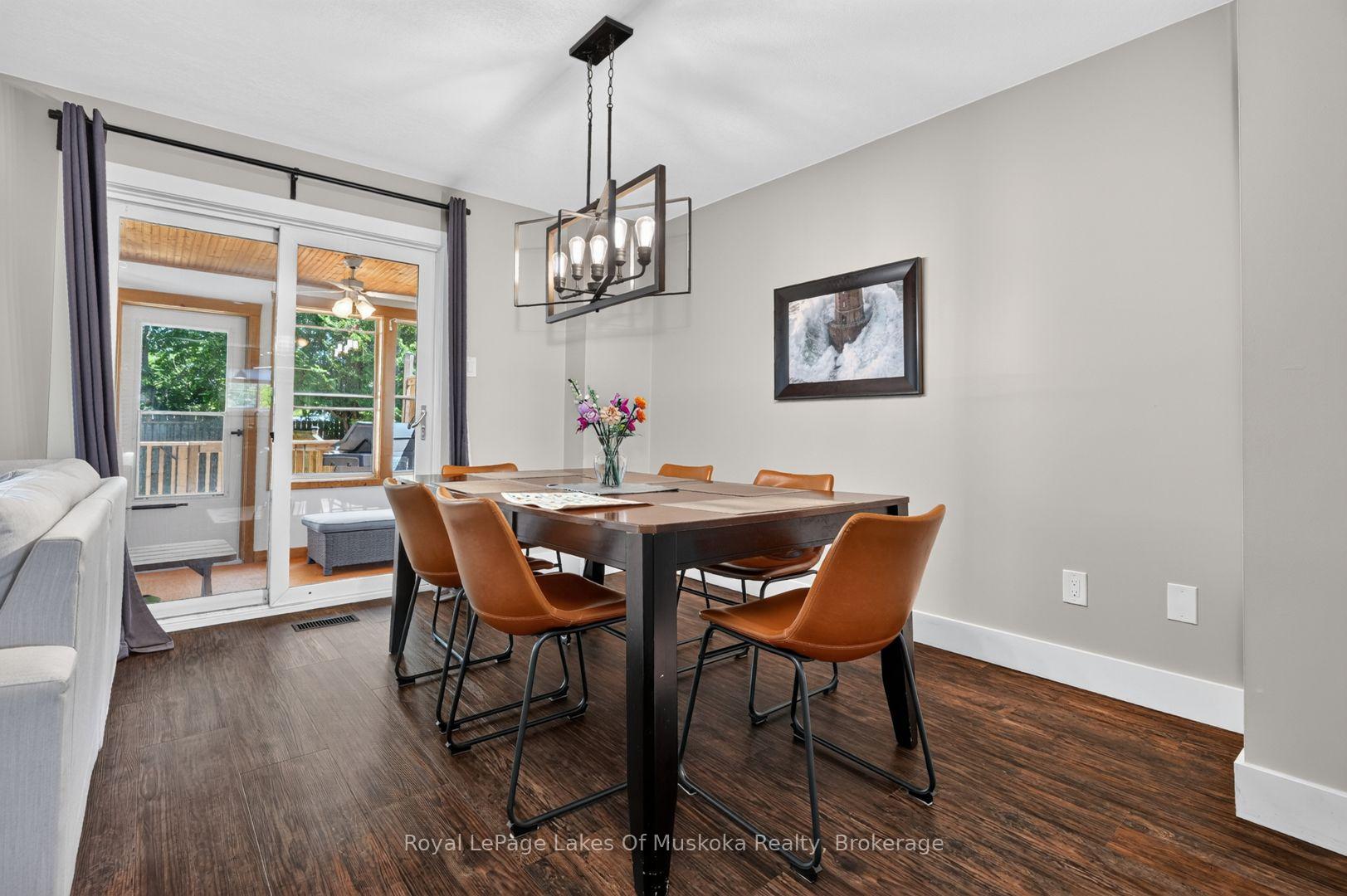 Photo 15 of 570 John Street S, Gravenhurst, Muskoka (S) — HOMEH