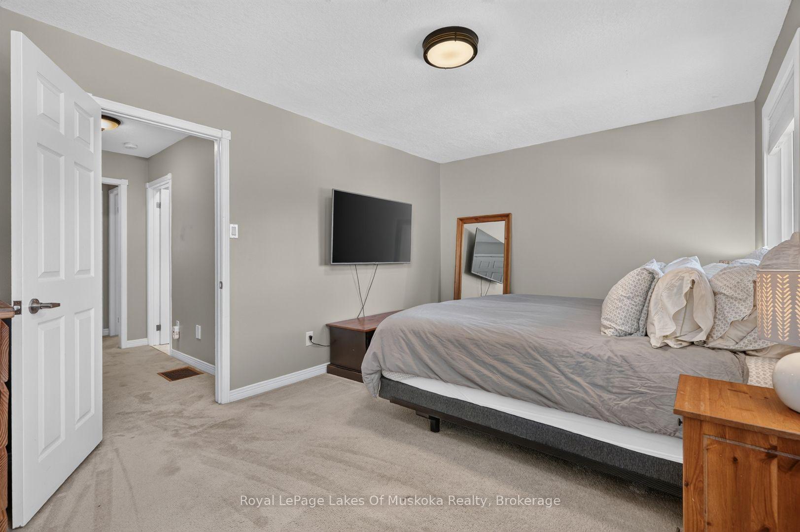 Photo 22 of 570 John Street S, Gravenhurst, Muskoka (S) — HOMEH