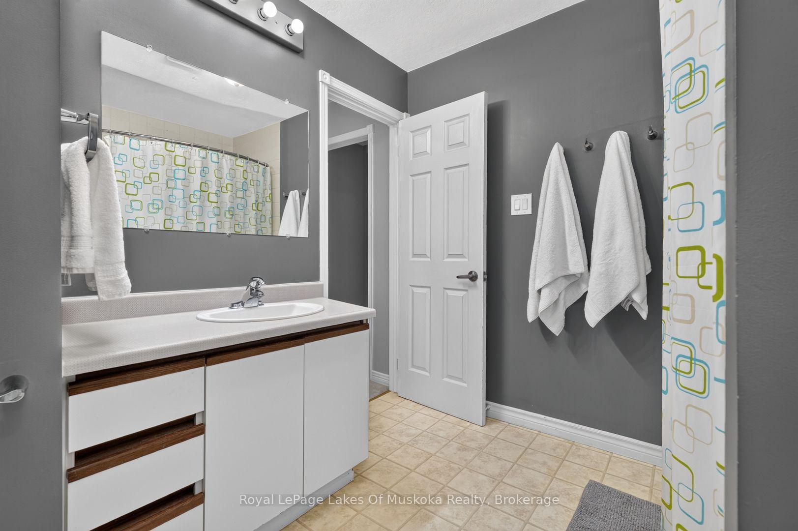 Photo 24 of 570 John Street S, Gravenhurst, Muskoka (S) — HOMEH