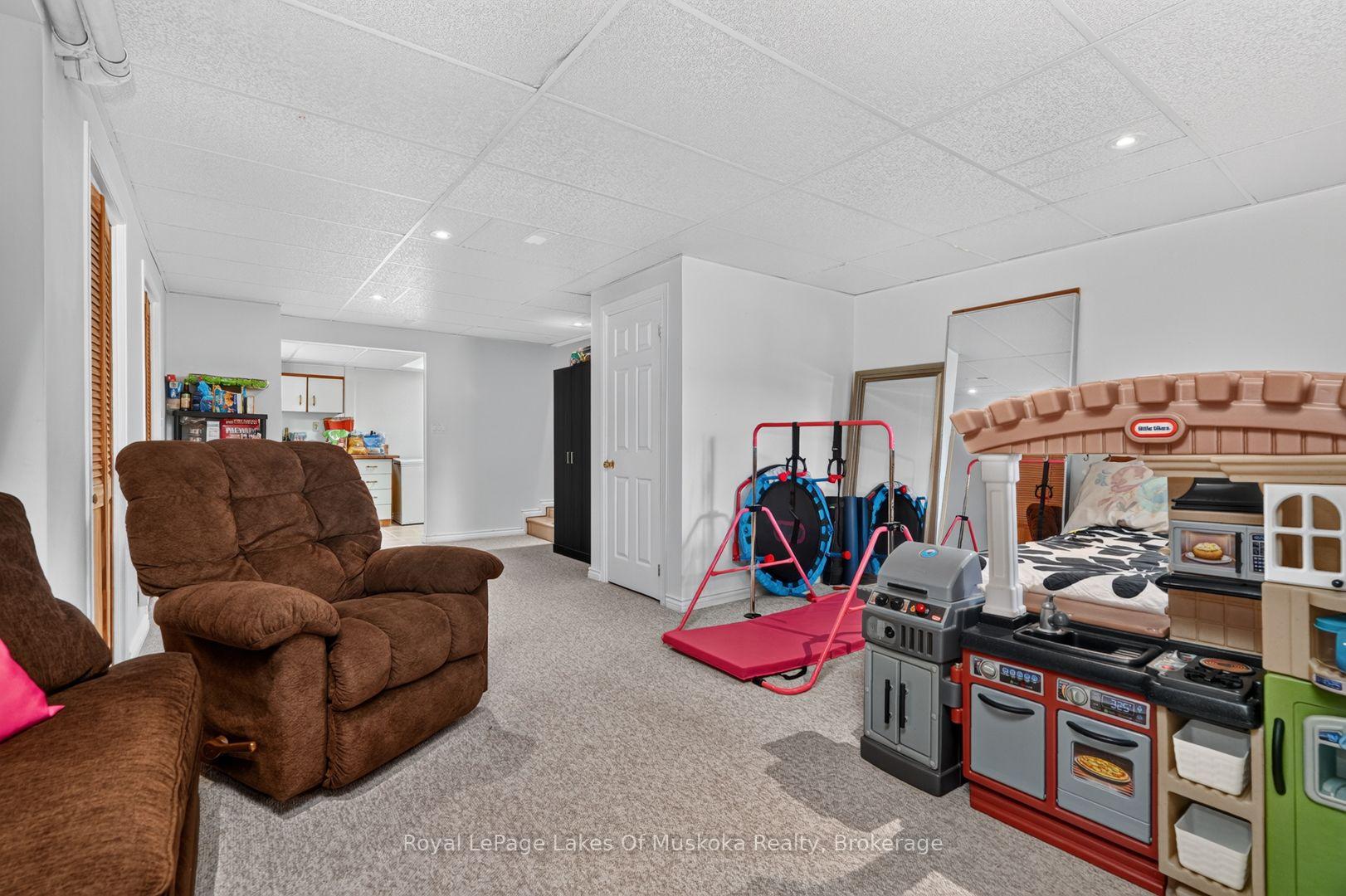 Photo 33 of 570 John Street S, Gravenhurst, Muskoka (S) — HOMEH