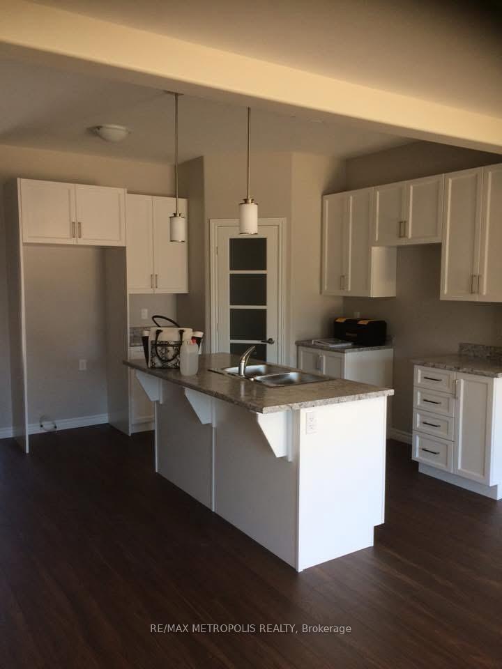Photo 3 of 38 Ledgerock Court, Quinte West, Sidney Ward — HOMEH