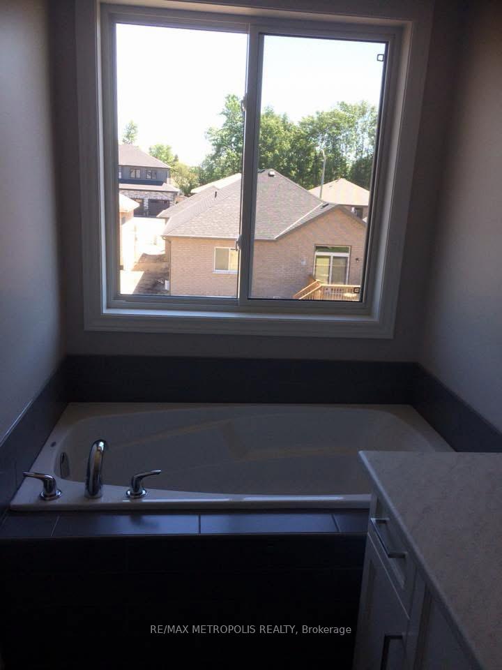 Photo 9 of 38 Ledgerock Court, Quinte West, Sidney Ward — HOMEH