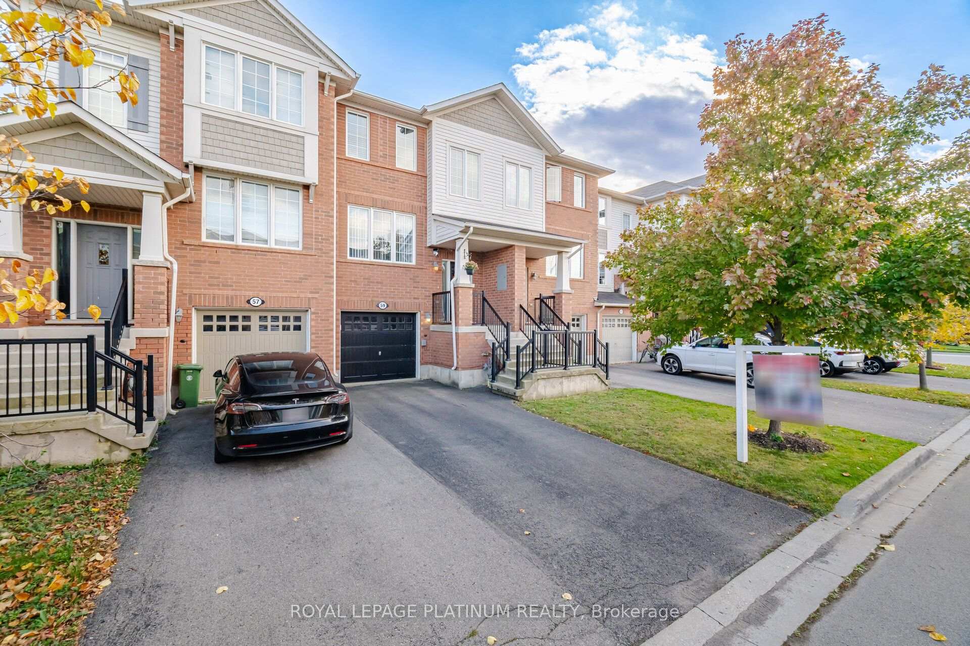 Photo 2 of 59 Ohara Lane, Hamilton, Meadowlands — HOMEH
