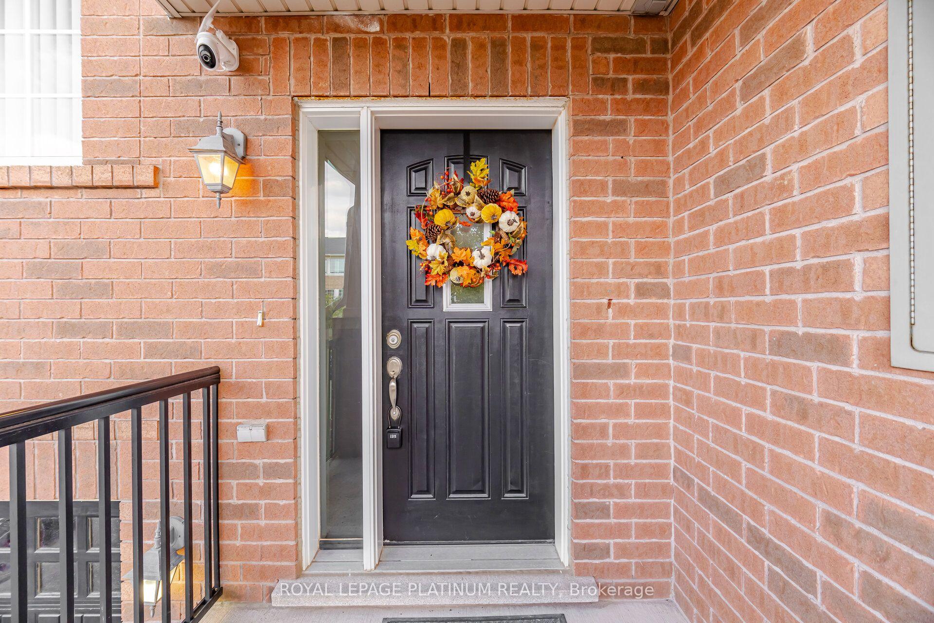 Photo 4 of 59 Ohara Lane, Hamilton, Meadowlands — HOMEH
