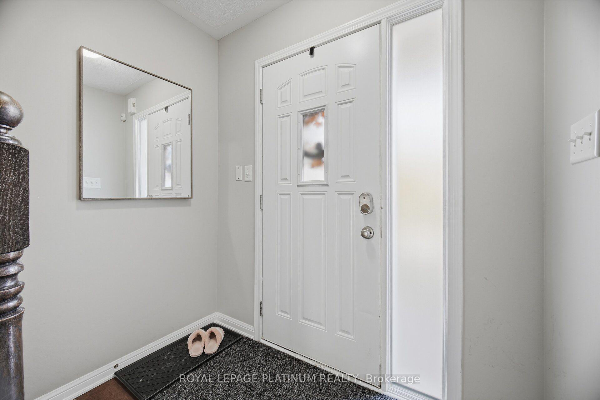 Photo 5 of 59 Ohara Lane, Hamilton, Meadowlands — HOMEH