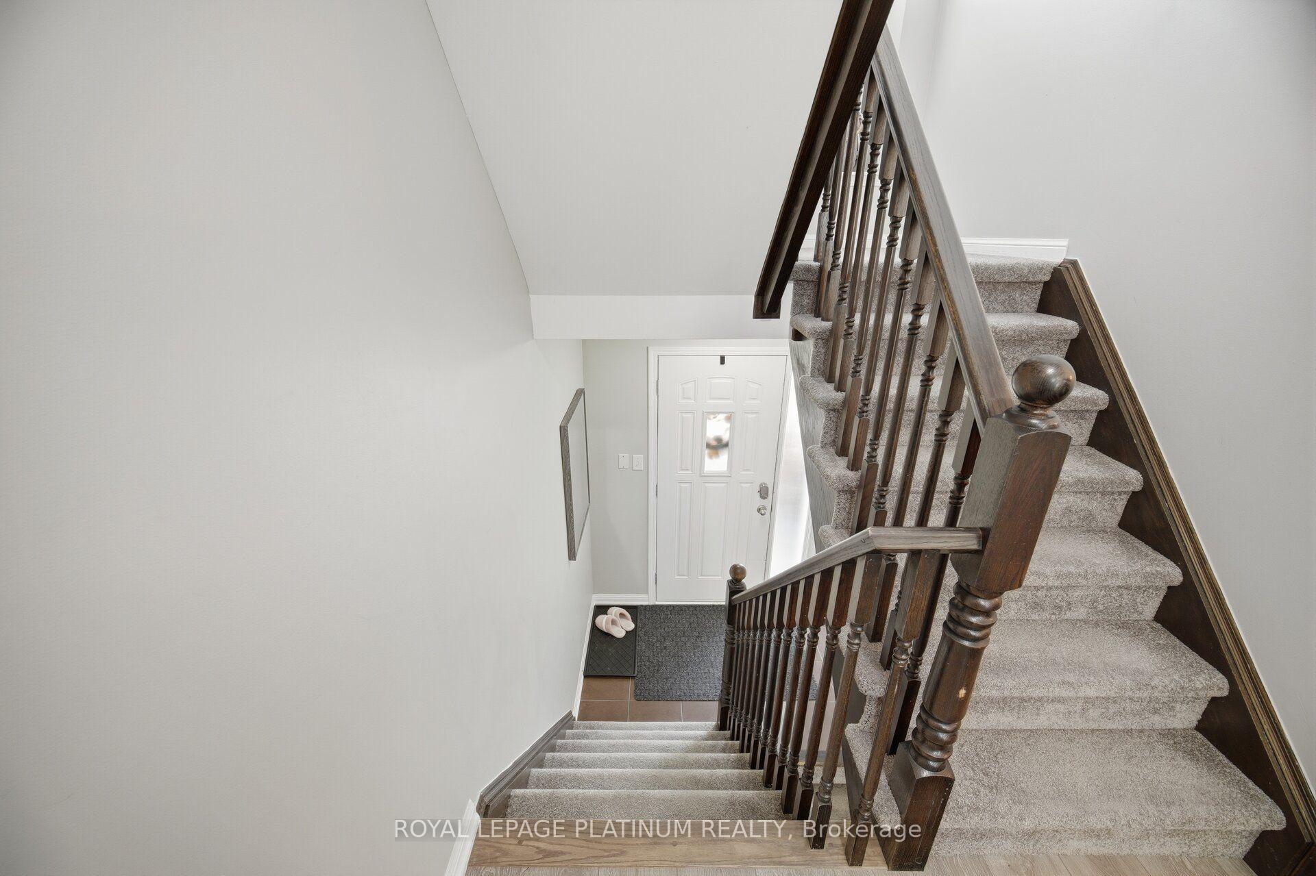 Photo 6 of 59 Ohara Lane, Hamilton, Meadowlands — HOMEH