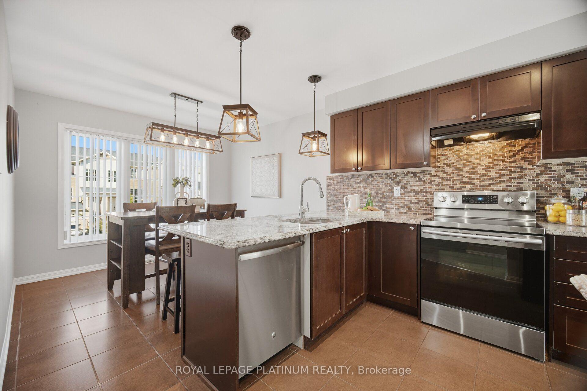 Photo 18 of 59 Ohara Lane, Hamilton, Meadowlands — HOMEH