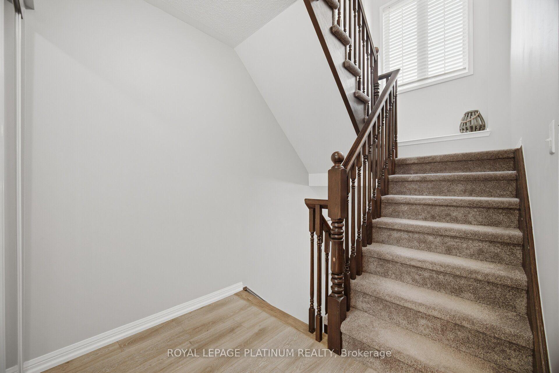 Photo 23 of 59 Ohara Lane, Hamilton, Meadowlands — HOMEH
