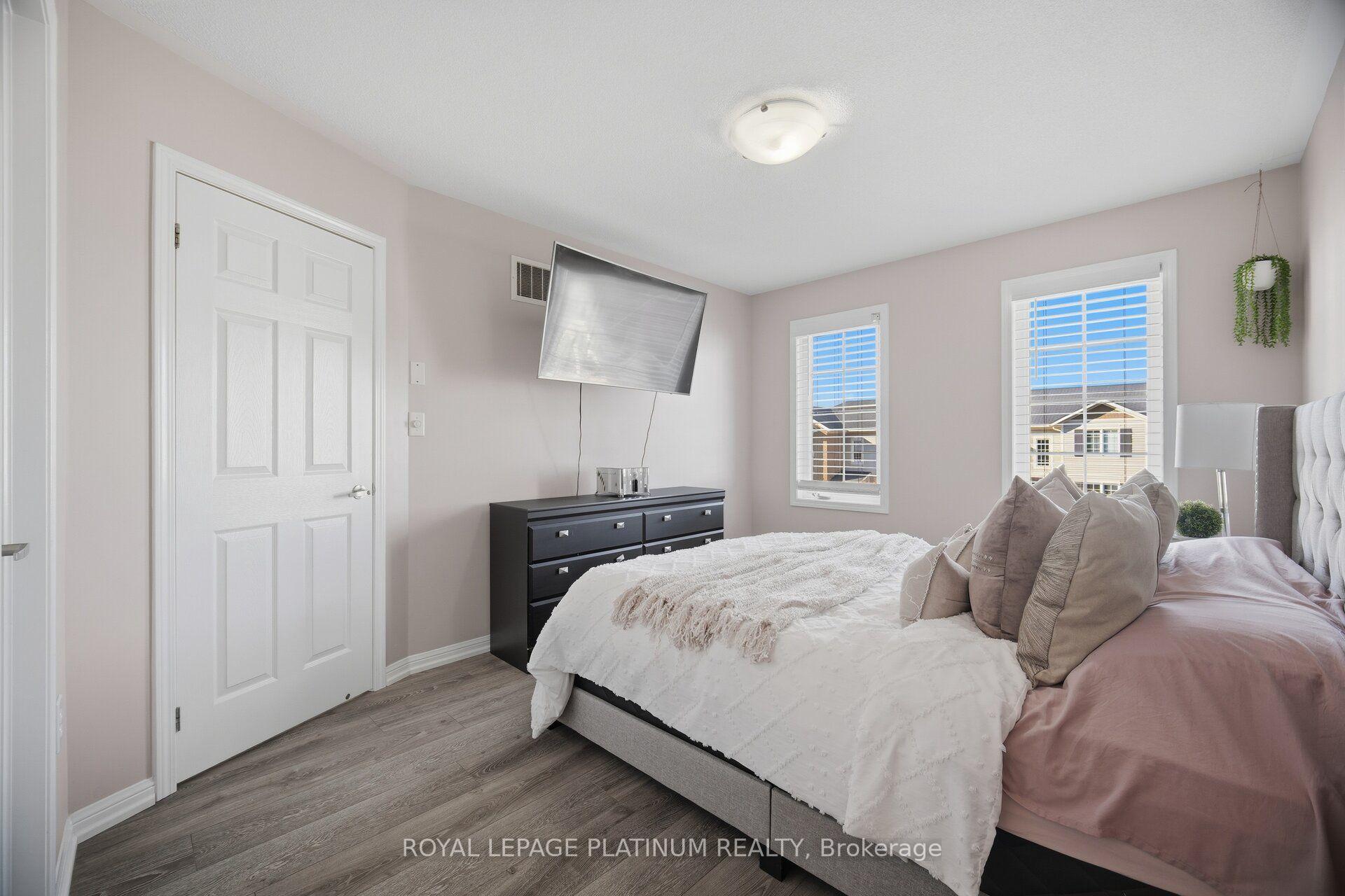 Photo 27 of 59 Ohara Lane, Hamilton, Meadowlands — HOMEH