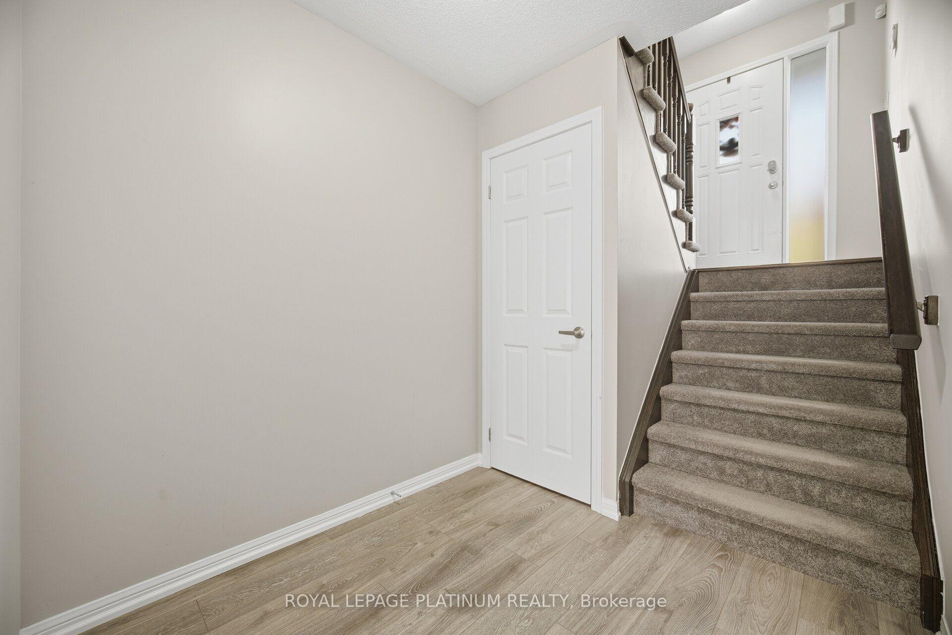 Photo 36 of 59 Ohara Lane, Hamilton, Meadowlands — HOMEH