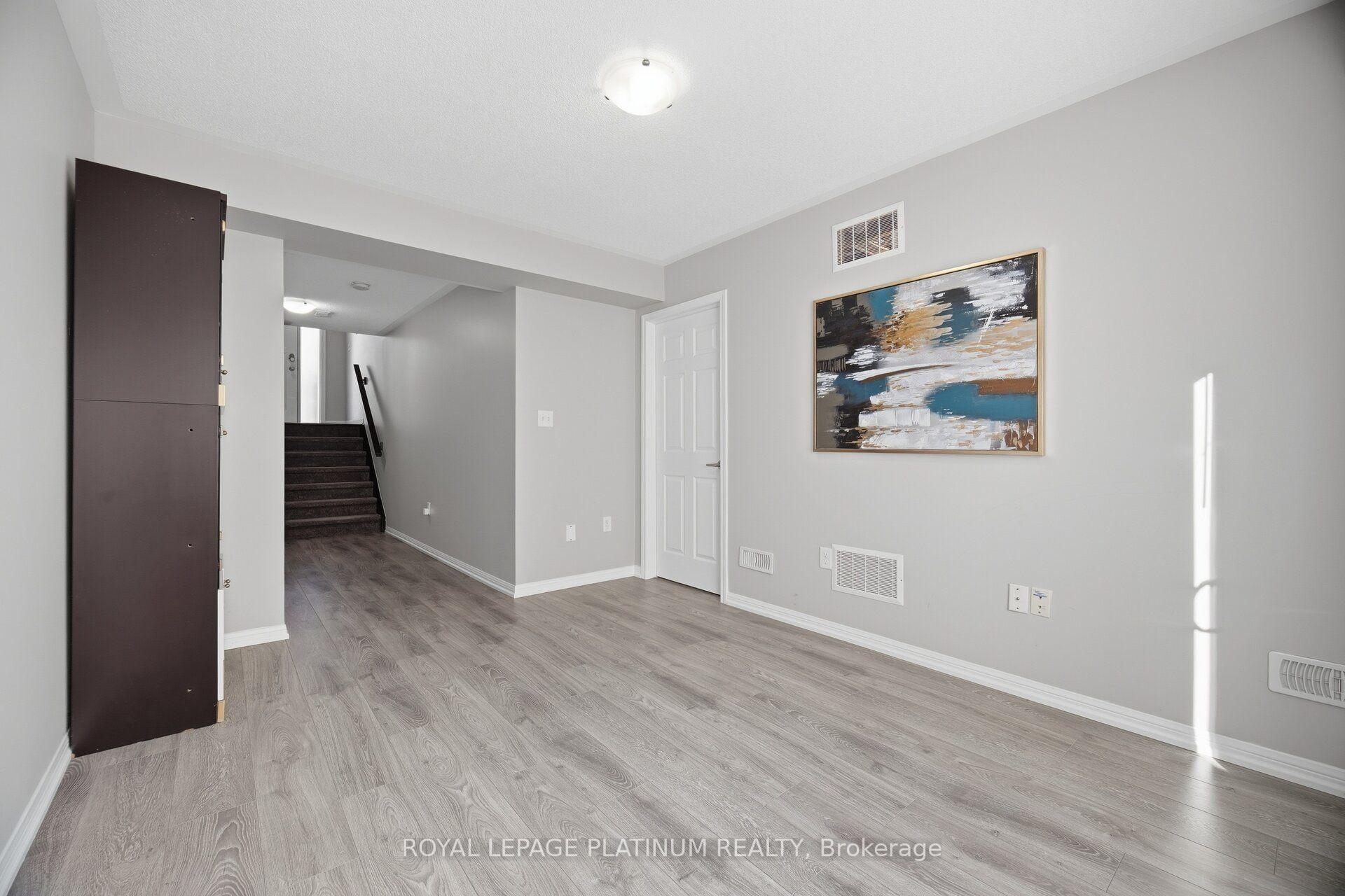 Photo 40 of 59 Ohara Lane, Hamilton, Meadowlands — HOMEH
