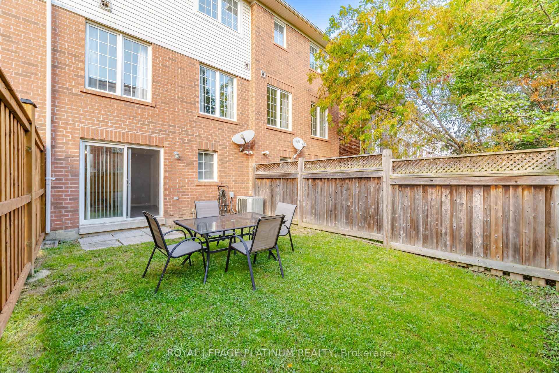 Photo 45 of 59 Ohara Lane, Hamilton, Meadowlands — HOMEH