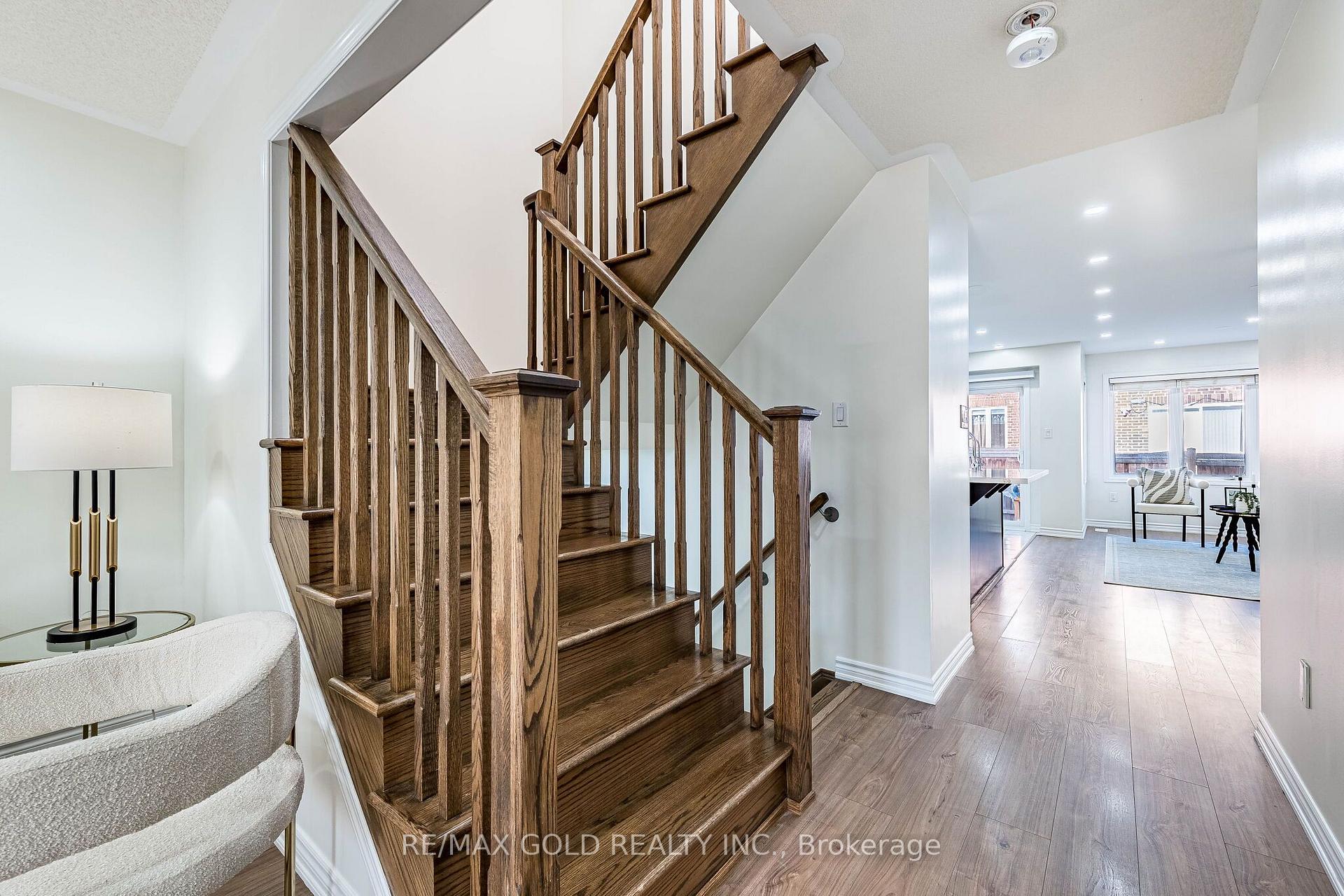 Photo 9 of 6 Volner Road, Brampton, Northwest Brampton — HOMEH