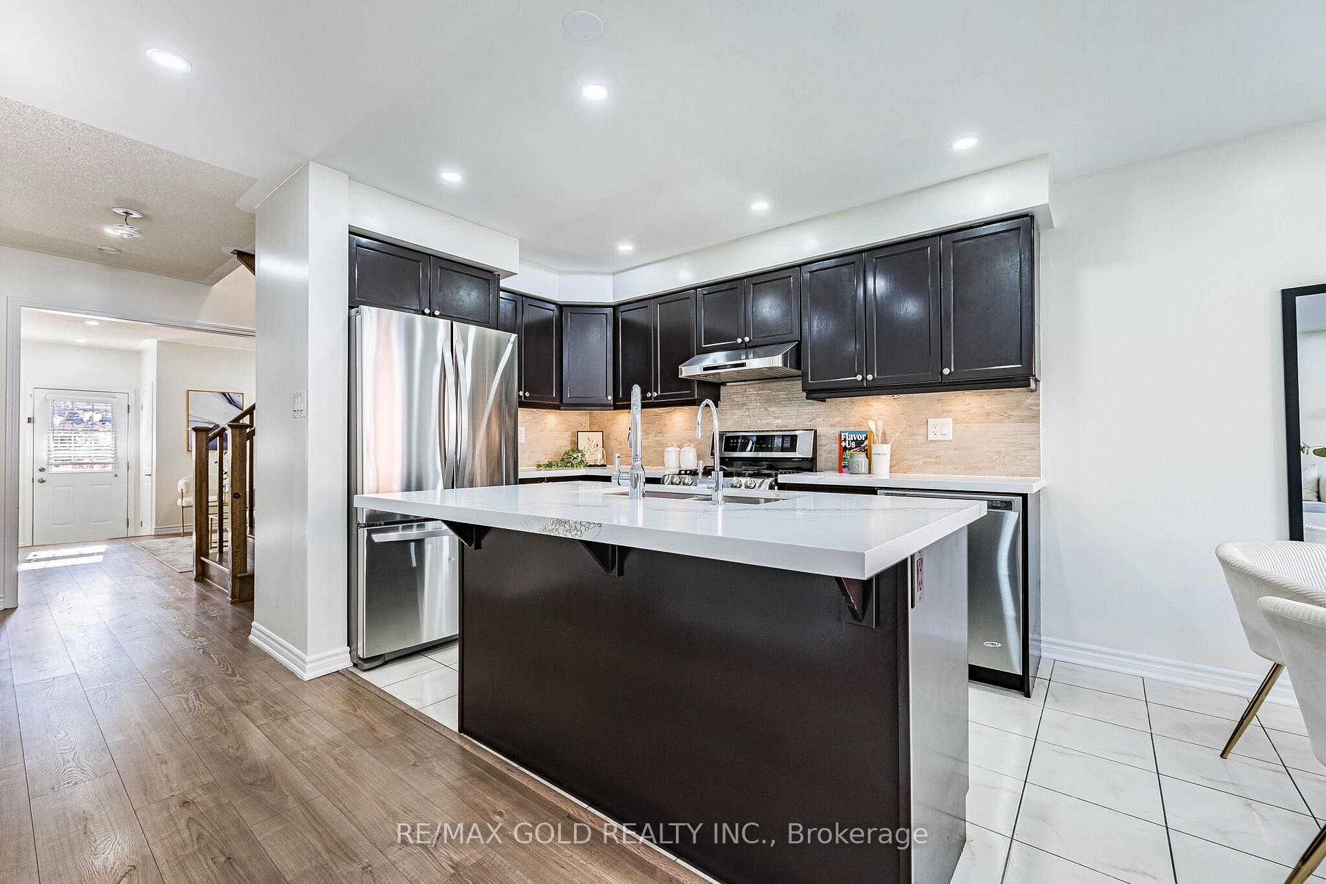 Photo 11 of 6 Volner Road, Brampton, Northwest Brampton — HOMEH