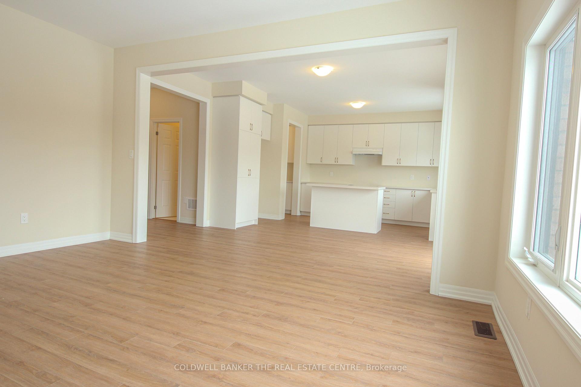 Photo 7 of Unit Main, 12 Stennett Drive, Georgina, Keswick North — HOMEH