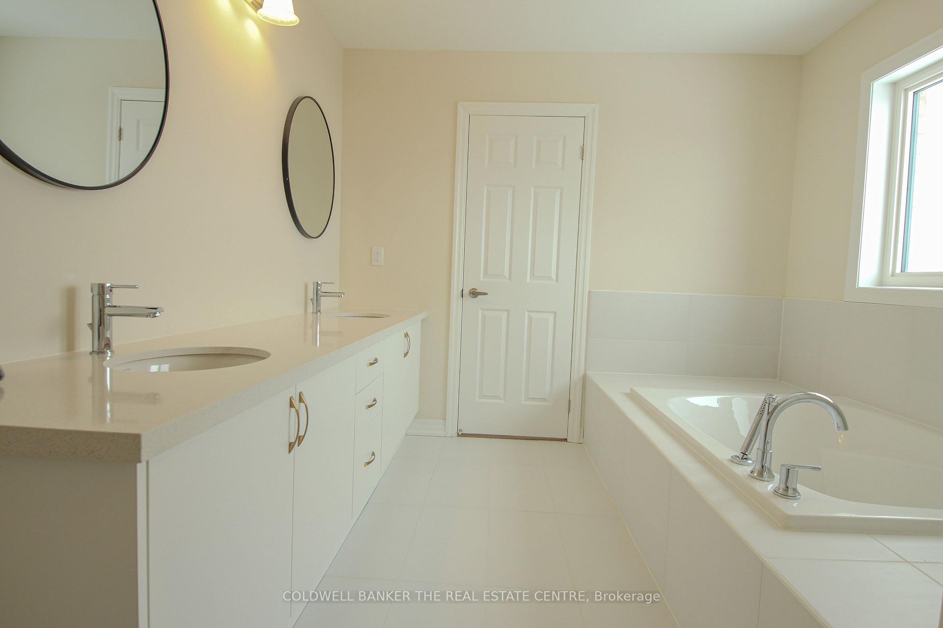 Photo 12 of Unit Main, 12 Stennett Drive, Georgina, Keswick North — HOMEH