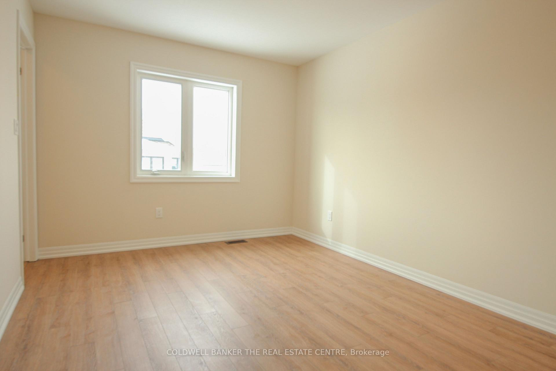 Photo 18 of Unit Main, 12 Stennett Drive, Georgina, Keswick North — HOMEH