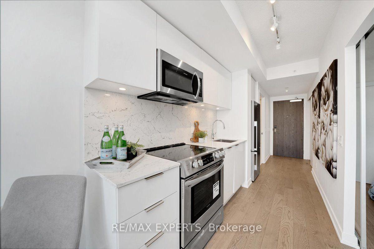 Photo 10 of Unit 1815, 25 Richmond Street E, Toronto, Church-Yonge Corridor — HOMEH